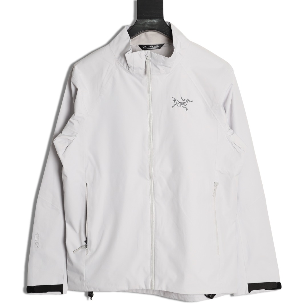 🔝Arc`Teryx 始祖鸟 Kadin ss 立领夹克
源头放货 全码现货
市面顶版本 独家出货
百灵达进口刺绣 原厂五金 吊牌 顶级面料防风透气 适合春夏秋
袖口GTX刺绣 胸口刺绣 后领刺绣均百灵达进口机刺绣
黑色 隐秘灰
R1 SIZE:S-XXL