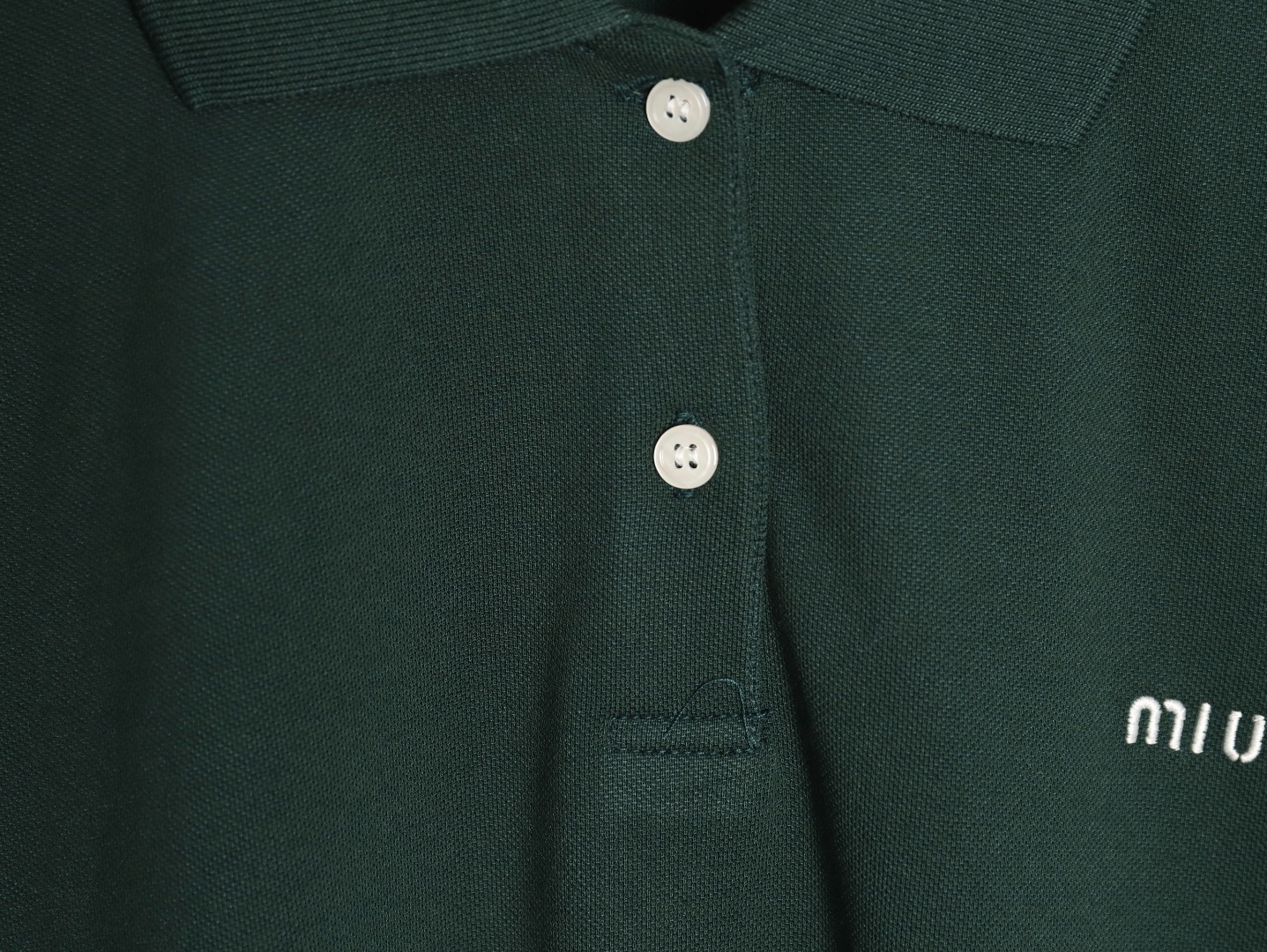 MiuMiu/缪缪 墨绿字母珠地布Polo长袖-Chinese UA Cheap High Quatity Brand Clothes Bags handbags Sneakers wholesale wholesaler seller from China Factory suppliers Fashion Clothing Shoes best Quality Beautiful Price MiuMiu/缪缪 墨绿字母珠地布Polo长袖