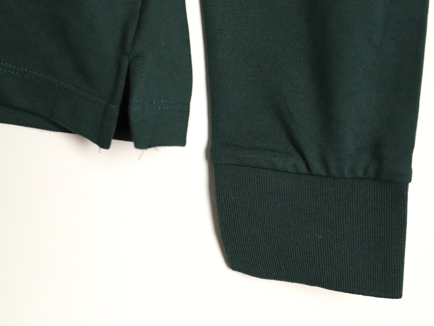 MiuMiu/缪缪 墨绿字母珠地布Polo长袖-Chinese UA Cheap High Quatity Brand Clothes Bags handbags Sneakers wholesale wholesaler seller from China Factory suppliers Fashion Clothing Shoes best Quality Beautiful Price MiuMiu/缪缪 墨绿字母珠地布Polo长袖