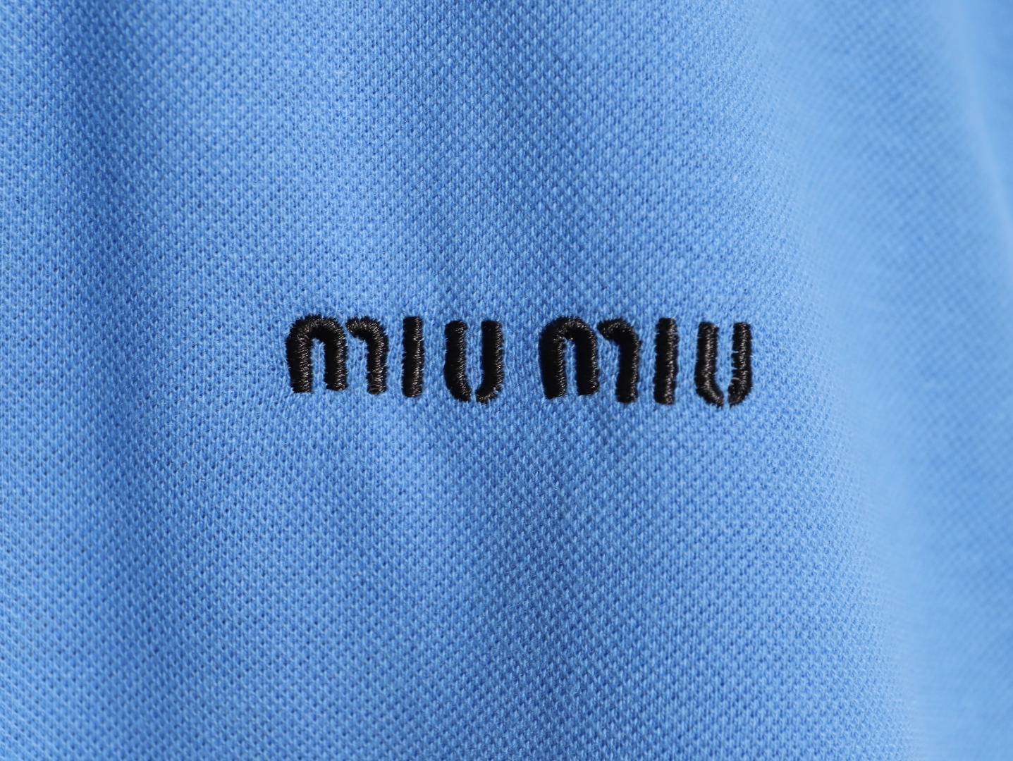 MIU MIU缪缪MM东京popup限定蓝拼翻领长袖POLO衫-Chinese UA Cheap High Quatity Brand Clothes Bags handbags Sneakers wholesale wholesaler seller from China Factory suppliers Fashion Clothing Shoes best Quality Beautiful Price MIU MIU缪缪MM东京popup限定蓝拼翻领长袖POLO衫