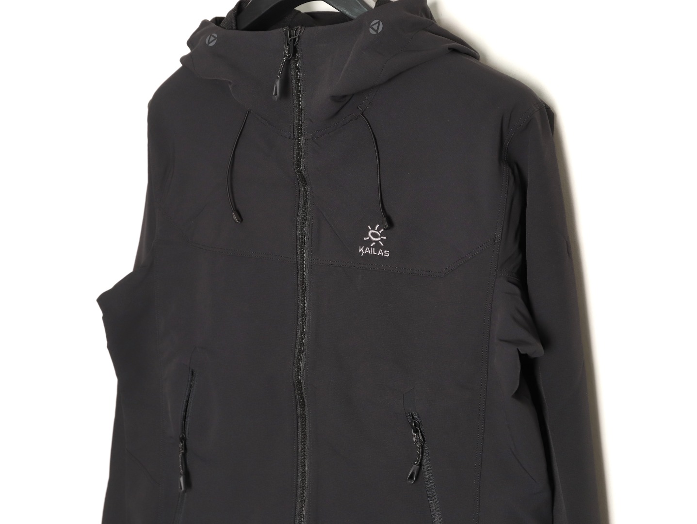 KAILAS 凯乐石 M8-X 软壳防风弹力冲锋衣-Chinese UA Cheap High Quatity Brand Clothes Bags handbags Sneakers wholesale wholesaler seller from China Factory suppliers Fashion Clothing Shoes best Quality Beautiful Price KAILAS 凯乐石 M8-X 软壳防风弹力冲锋衣