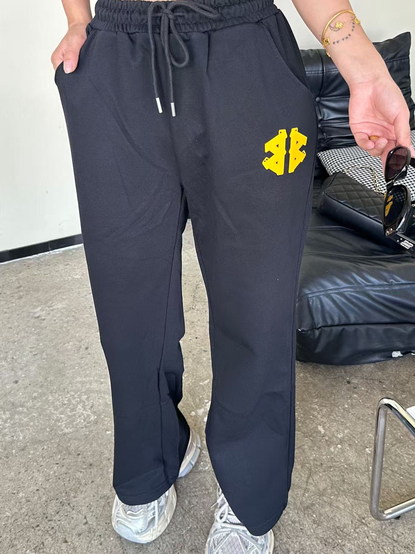 Balenciaga 巴黎世家 25FW 美纹纸胶带长裤 上身效果#