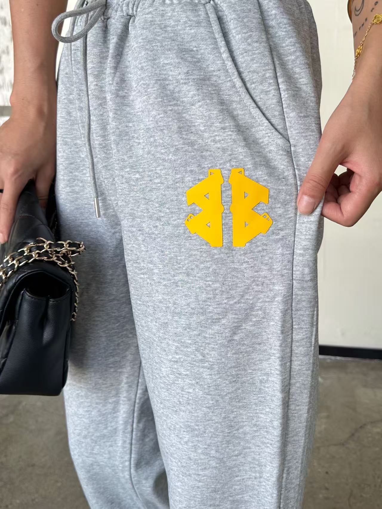 Balenciaga 巴黎世家 25FW 美纹纸胶带长裤 上身效果#