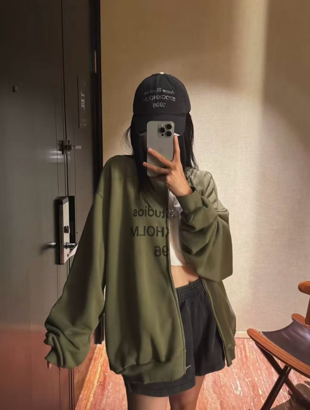 Acne Studios 25FW 1996喷墨拉链棒球服外套 上身效果#