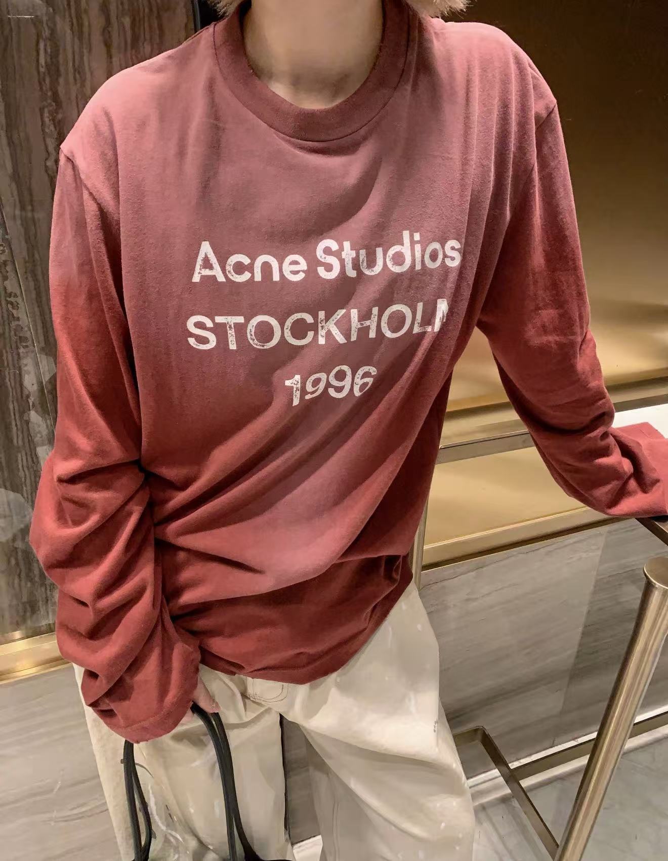 Acne Studios 1996喷砂做旧水洗长袖T恤 上身效果#