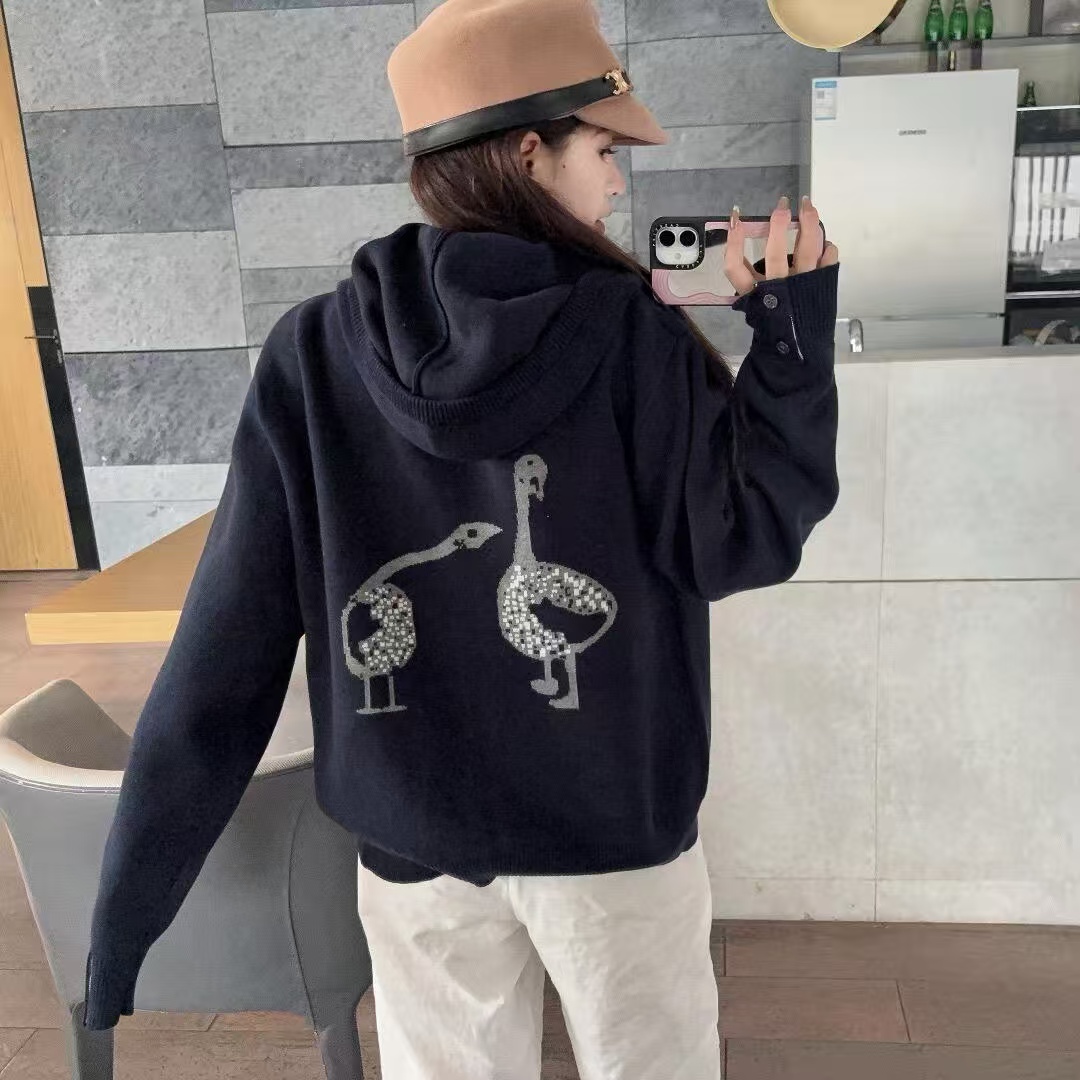 THOM BROWNE 汤姆布朗 TB 25FW 大鹅羊毛连帽外套 上身效果#