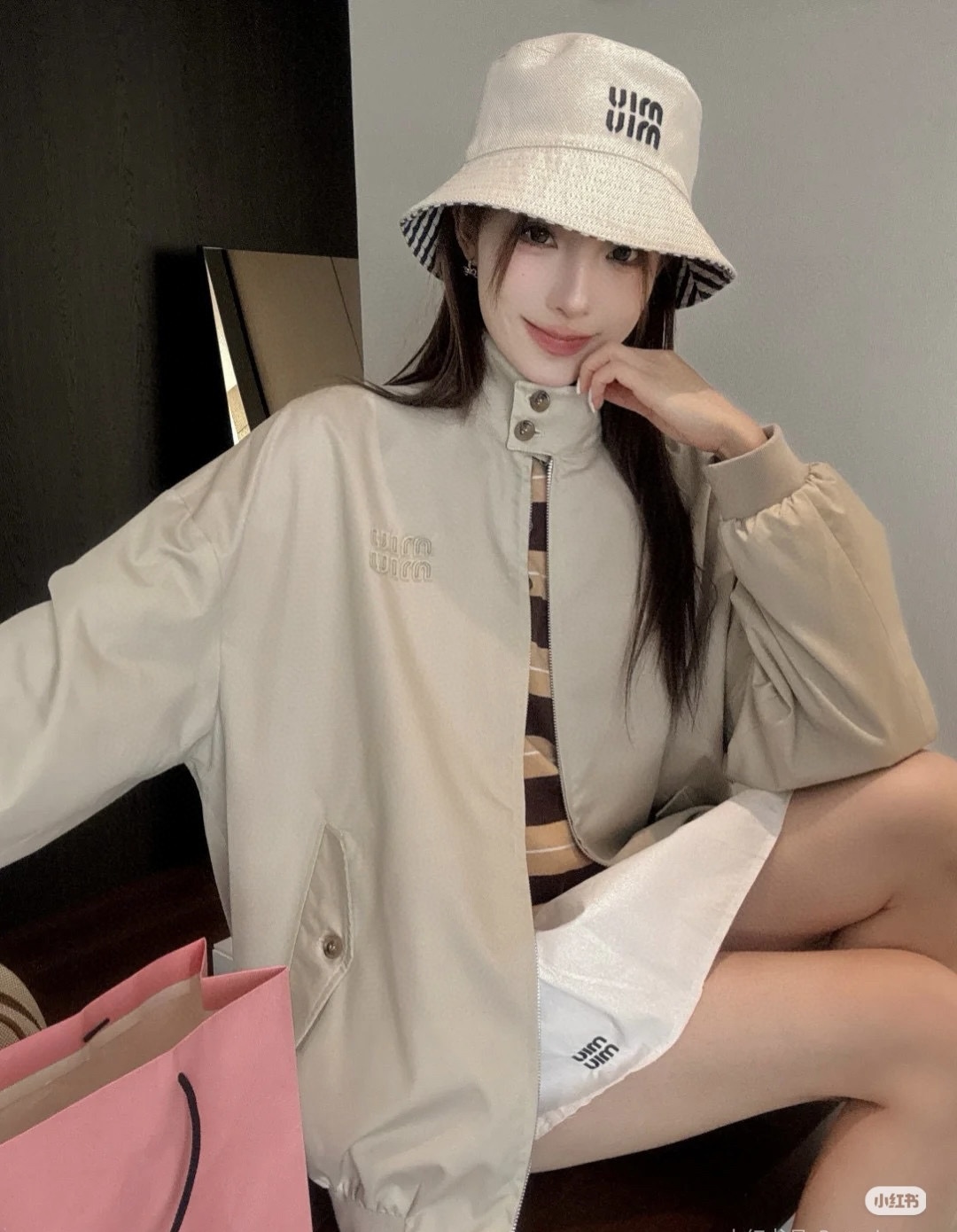 MIUMIU 缪缪 25FW 内里红格立领夹克外套 上身效果#