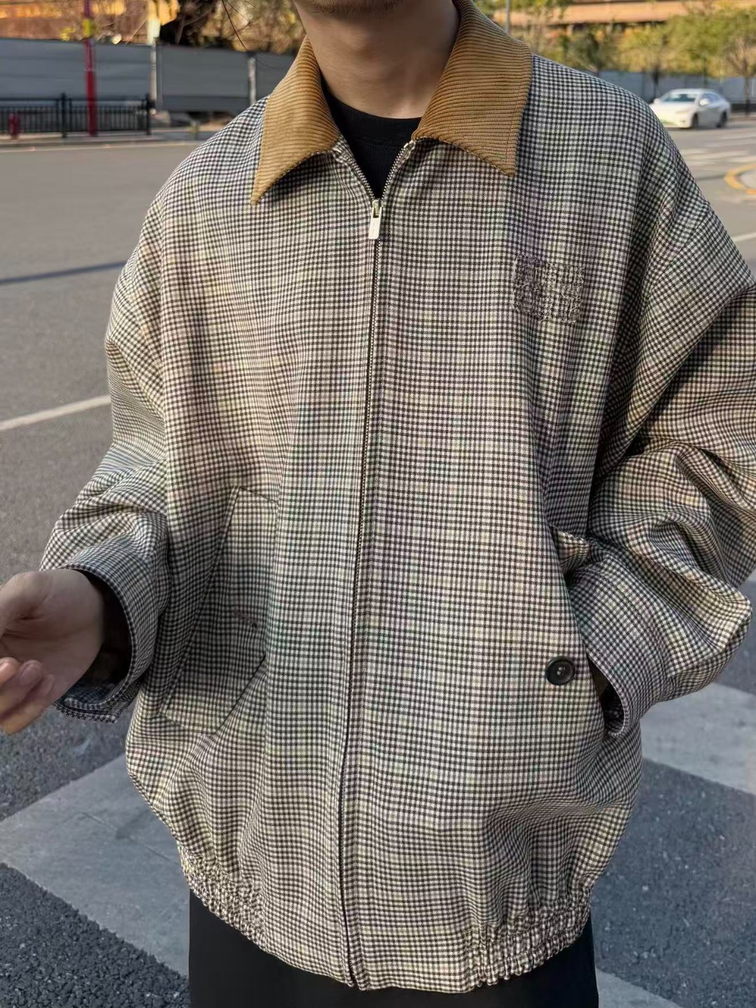 MIUMIU 缪缪 25FW 灯芯绒领格纹夹克外套 上身效果#