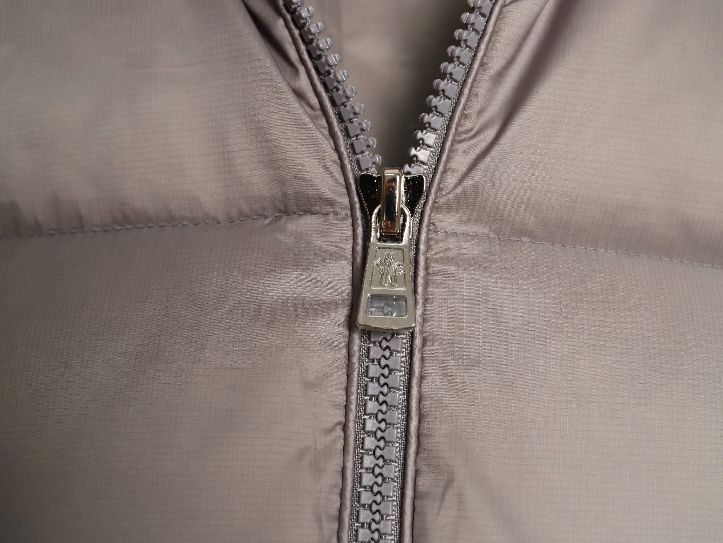 Moncler 蒙口 25SS Couyere maya系列哑光二代纯色羽绒服