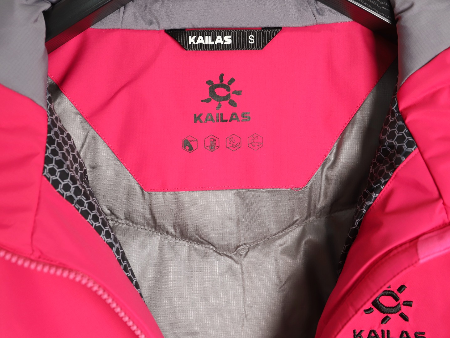 KAILAS 凯乐石 阿斯本硬壳700蓬鹅绒防风防水户外滑雪羽绒服-莆田鞋,莆田鞋货源,高仿鞋,高仿鞋货源,安福档口,莆田高仿鞋,莆田鞋批发,高仿鞋批发,莆田高仿运动鞋,高仿运动鞋,莆田运动鞋 KAILAS 凯乐石 阿斯本硬壳700蓬鹅绒防风防水户外滑雪羽绒服