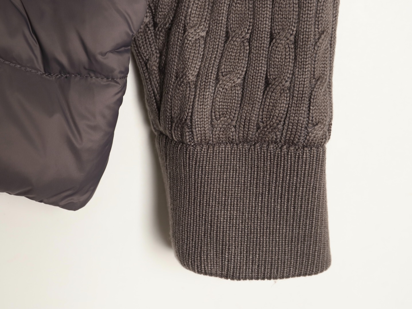 Moncler 蒙口 Padded Corduroy系列 FW24 拉链拼接袖轻便针织开衫羽绒服