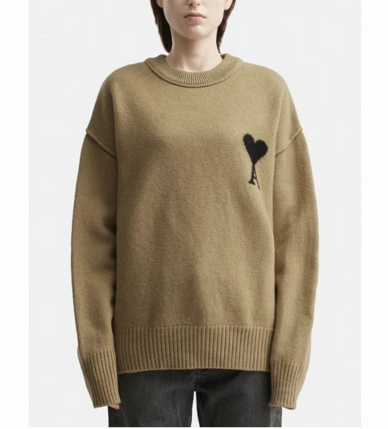 AMI PARIS 圣诞限定系列 爱心针织圆领毛衣
上身效果#