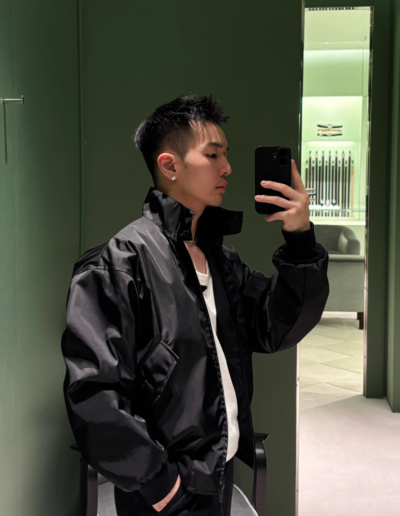 Prada 普拉达 25FW 尼龙立领棉服夹克
上身效果#