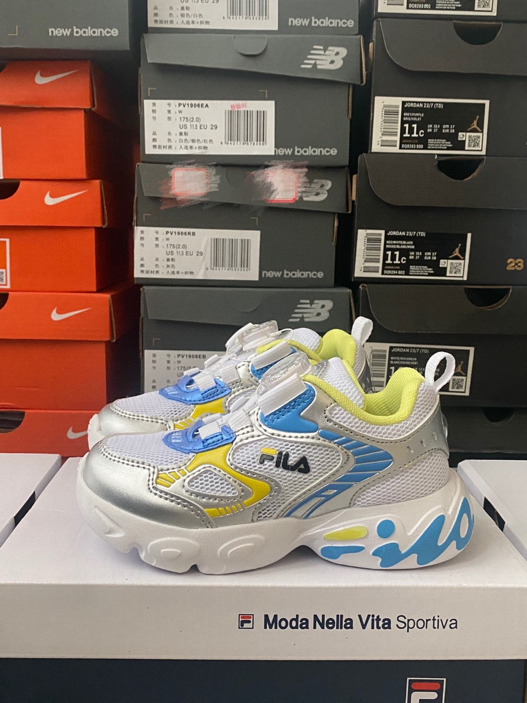 图片[7]-活动尺码：26-37码 好看，这两个字我已经说腻啦 独特的旋转纽扣设计，让宝贝轻松调节鞋带松紧，穿搭更自如😍无论宝贝是喜欢简约风格还是追求个性表达，这款老爹鞋都能满足宝贝的需求🤩-选品中心