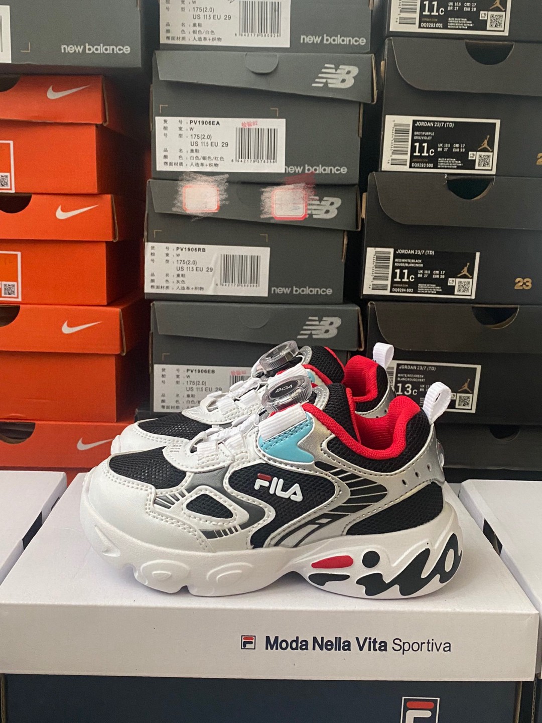 图片[5]-活动尺码：26-37码 好看，这两个字我已经说腻啦 独特的旋转纽扣设计，让宝贝轻松调节鞋带松紧，穿搭更自如😍无论宝贝是喜欢简约风格还是追求个性表达，这款老爹鞋都能满足宝贝的需求🤩-选品中心