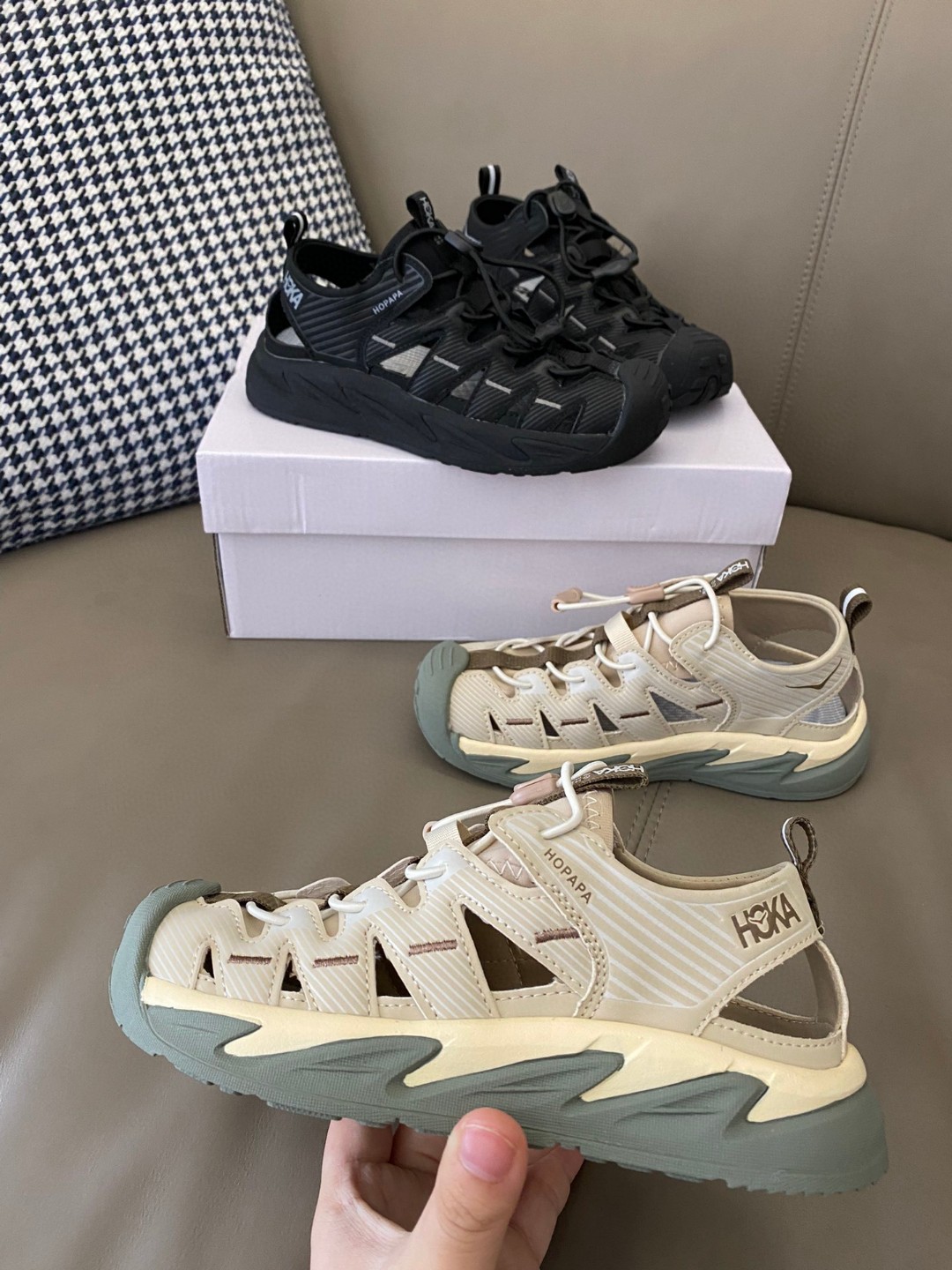 图片[5]-活动尺码：26-37 妈耶～也太可爱了吧～🤩🤩🤩 HOKA HOPARA包头镂空溯溪凉鞋，登山鞋底更贴合脚掌🦶🏻，日常出门或户外出行两不误👻呼吸镂空设计，夏天干爽又透气💨鞋底软软的～爆走无压-选品中心