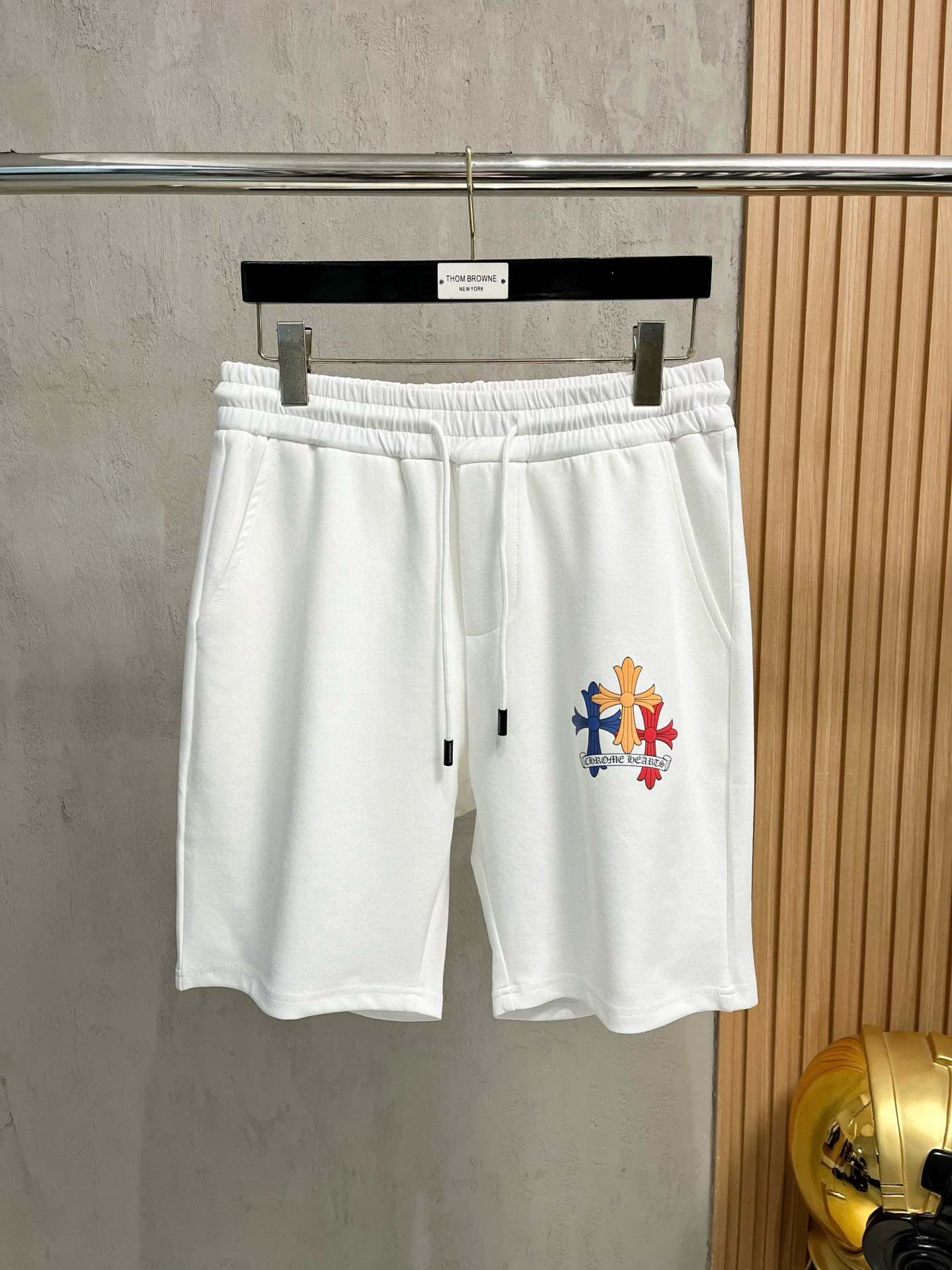 NO:482334,CH Croxin New style is coming 2025 spring and summer new casual pants and shorts, imported high-density custom fabric, comfortable, soft and skin-friendly, straight and not easy to wrinkle, simple and clear, super versatile, super fashionable and versatile, straight and stylish, a must-have for the wardrobe!  Suitable for any occasion, size M-3XL, chrome hearts, shorts, alexander wang19860909CH克罗心 新款来袭 2025春夏新款休闲裤短裤,进口高密度定制面料,舒适柔软亲肤,笔挺不易起皱,简单明了,超级百搭上身效果超级棒时尚百搭,笔挺有型,衣橱必备！适合任何场合穿着,码数M-3XL,,chrome hearts,shorts,alexander wang,Men's clothing