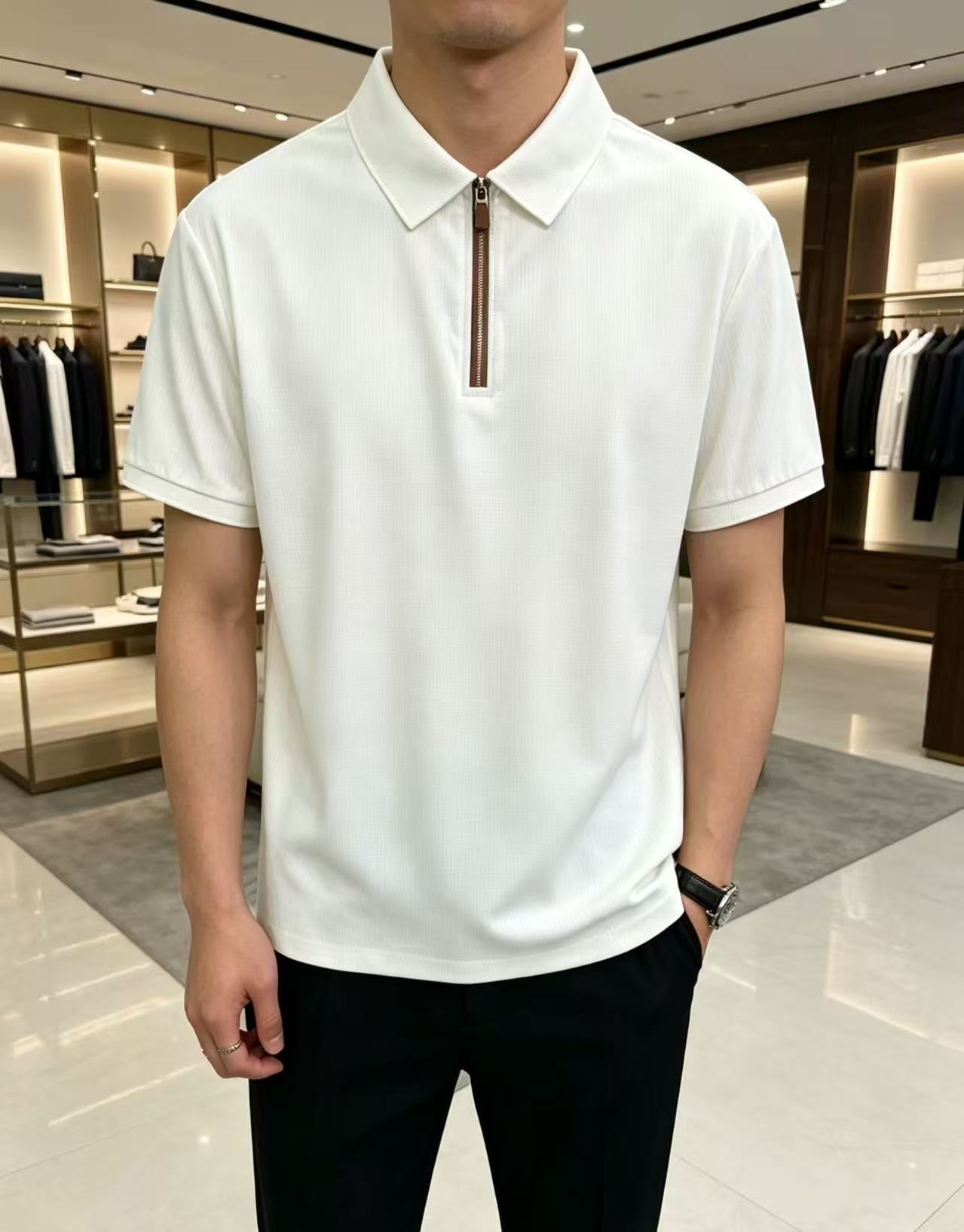 NO:918646,ZEGNA 2026 spring and summer new polo shirt business casual lapel short-sleeved T-shirt, the exquisite and fitted tailoring sets off the minimalist design style, showing the elegant style at a glance!  Customized mulberry silk silk smooth fabric, quality first, the materials will never disappoint, the cloth surface is fine and smooth, soft and skin-friendly, the cotton is full, with elasticity, the upper body is high-end and crisp and stylish, sizes M-4XL,,zegna,T-shirt,tees,t-shirt,19860909ZEGNA杰尼亚 2026春夏新款polo衫商务休闲翻领短袖T恤,精致合体的剪裁版型衬托出了极简主义的设计风格,把优雅风展露的一览无余！定制桑蚕丝丝滑冰爽面料,品质至上,用料永远不会让人失望,布面精细光滑,柔软亲肤,棉质饱满,附有弹力 ,上身高档的同时又挺括有型,尺码M-4XL,,zegna,T-shirt,tees，t-shirt,,Men's clothing