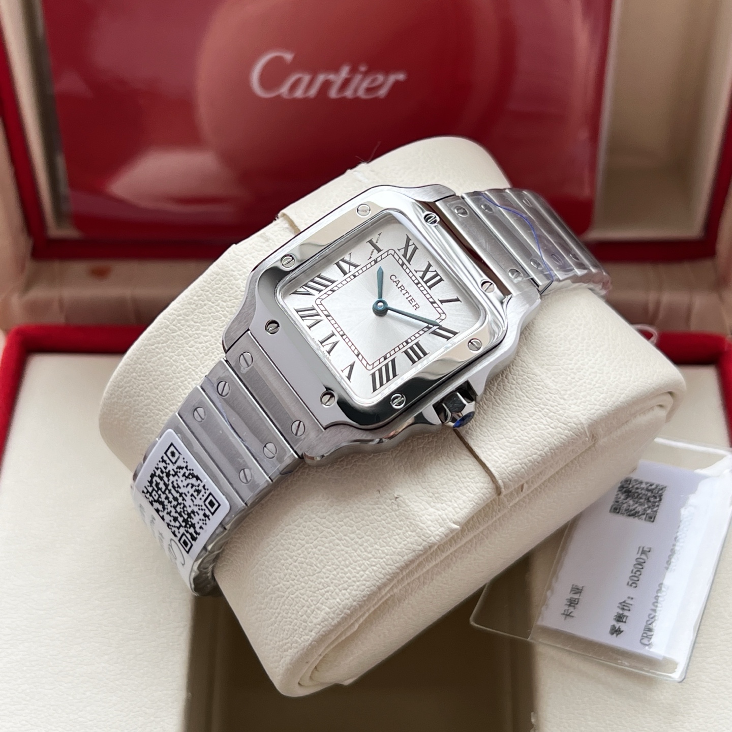 Cartier 戴山度士的女人 从不追赶时间 她定以时间 2026卡地亚新款山度士W2SA0033