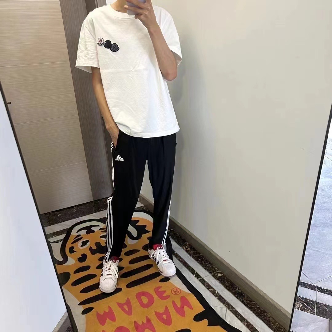 交作业啦
💰53
三杆裤 出货了  冰丝款 和秋款 价格一样 下单备注好即可 没有备注默认 秋款哦  图片就是实拍 图片啥样 收到就是啥样 M-5XL
