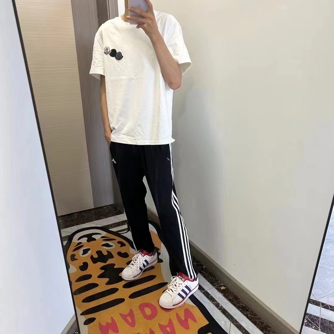 交作业啦
💰53
三杆裤 出货了  冰丝款 和秋款 价格一样 下单备注好即可 没有备注默认 秋款哦  图片就是实拍 图片啥样 收到就是啥样 M-5XL