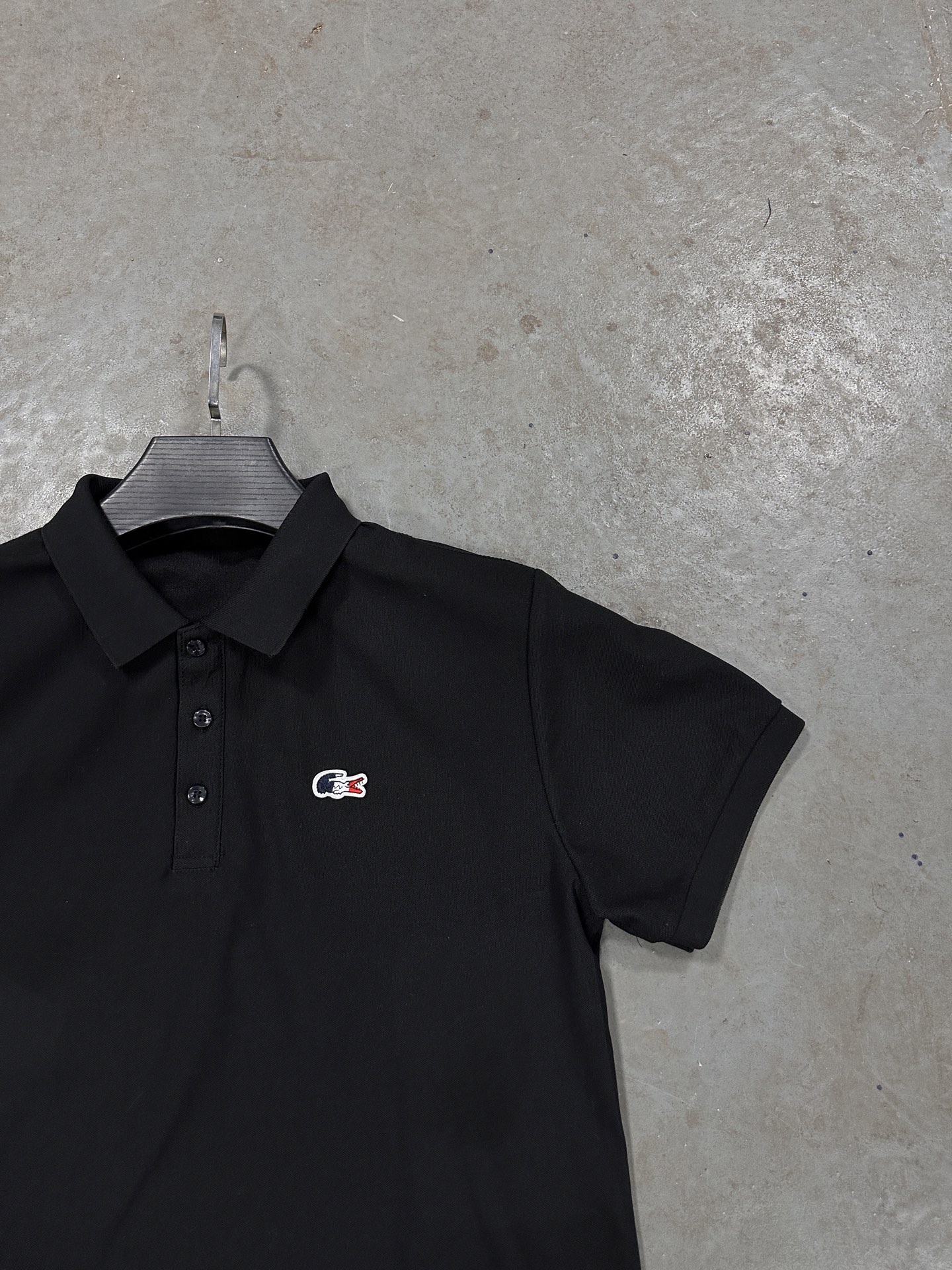 💰41 XJ-供货
供货发货 无过滤实拍  280克珠地棉 商务穿搭 首选polo 前面三个纽扣 双缝线车边 刺绣logo 顶级质量  实拍什么样 收到就是什么样！ M-5XL 