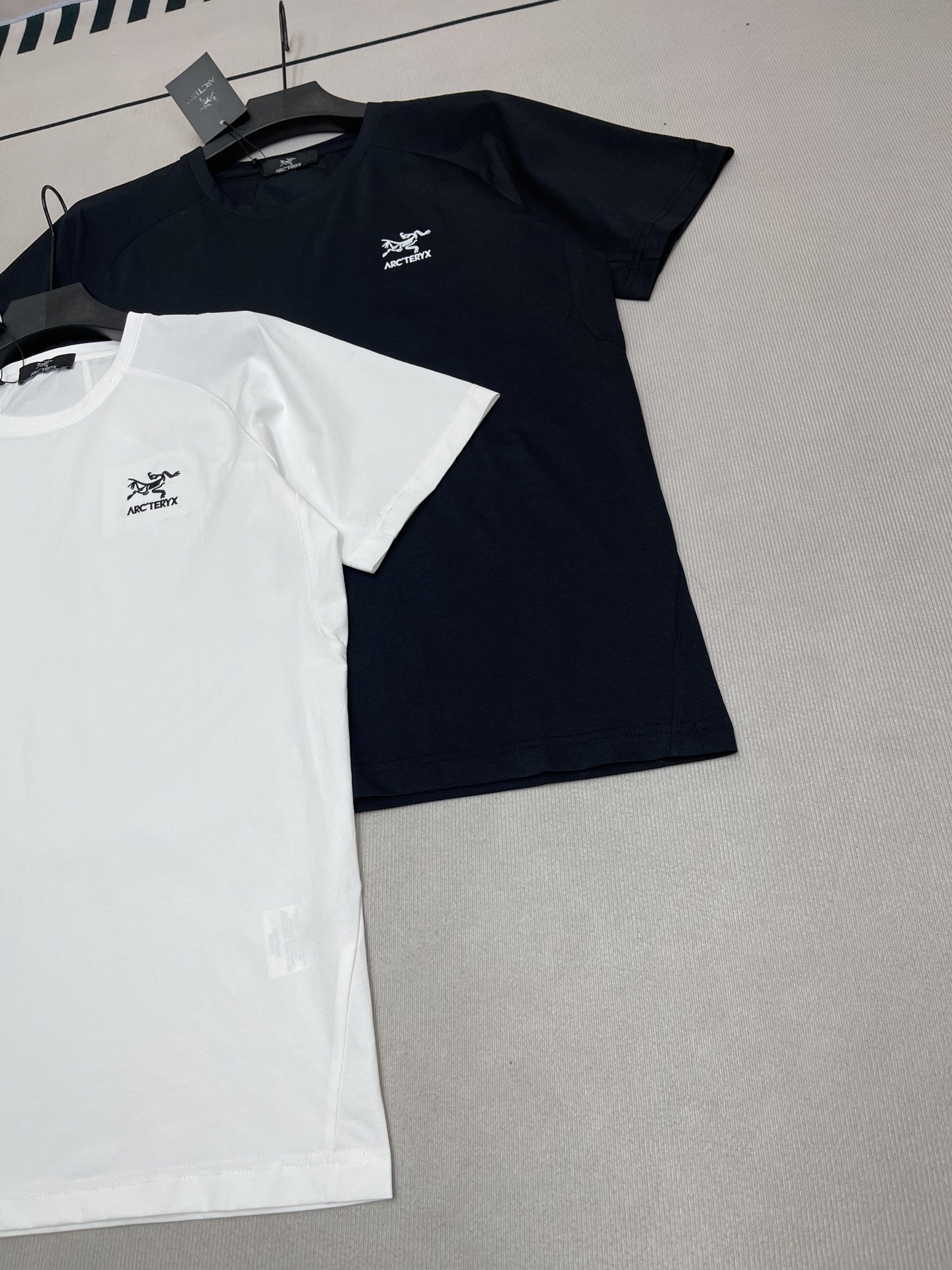 Alternative view of T-Shirt 08550