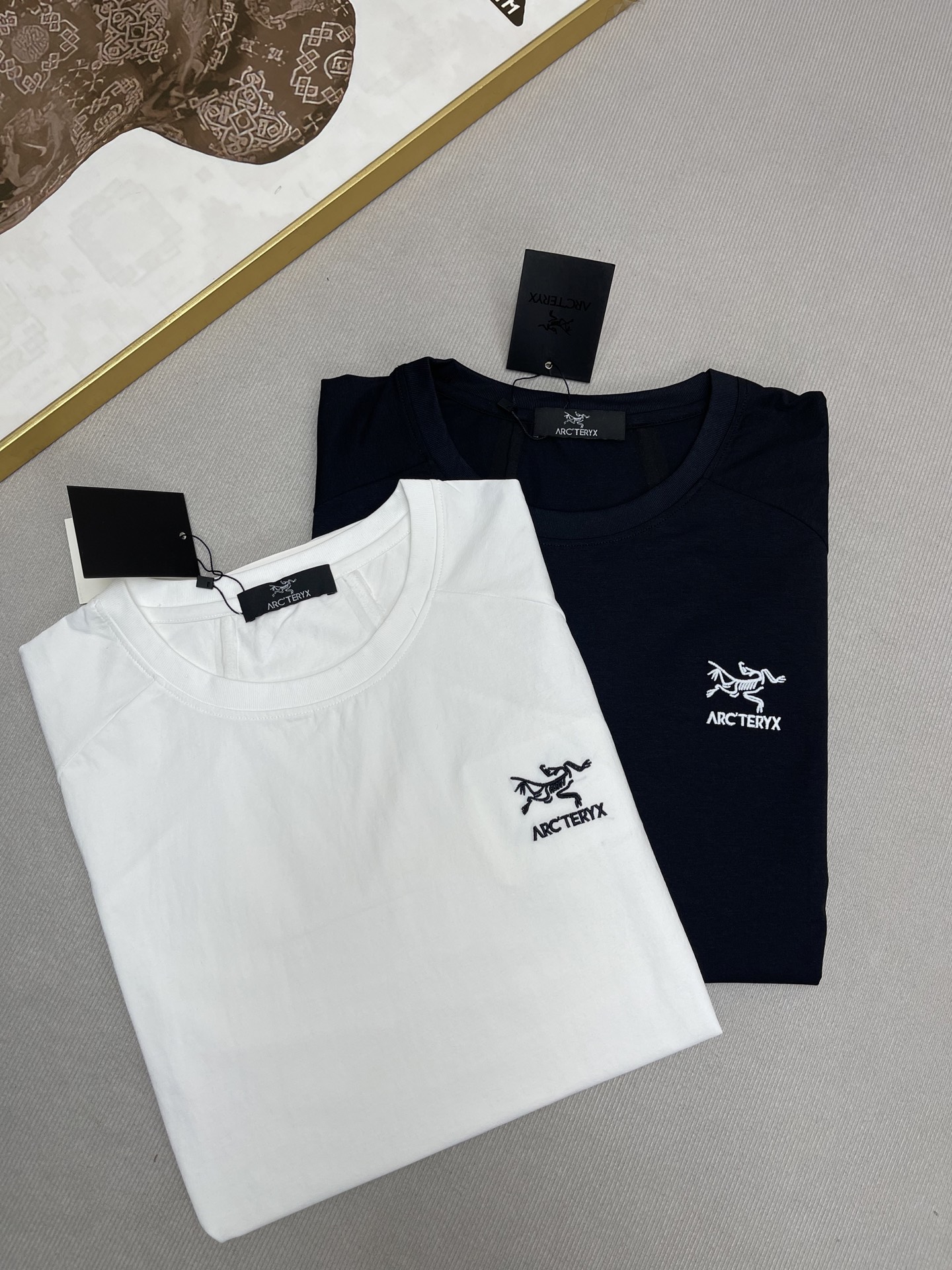 Alternative view of T-Shirt 08549