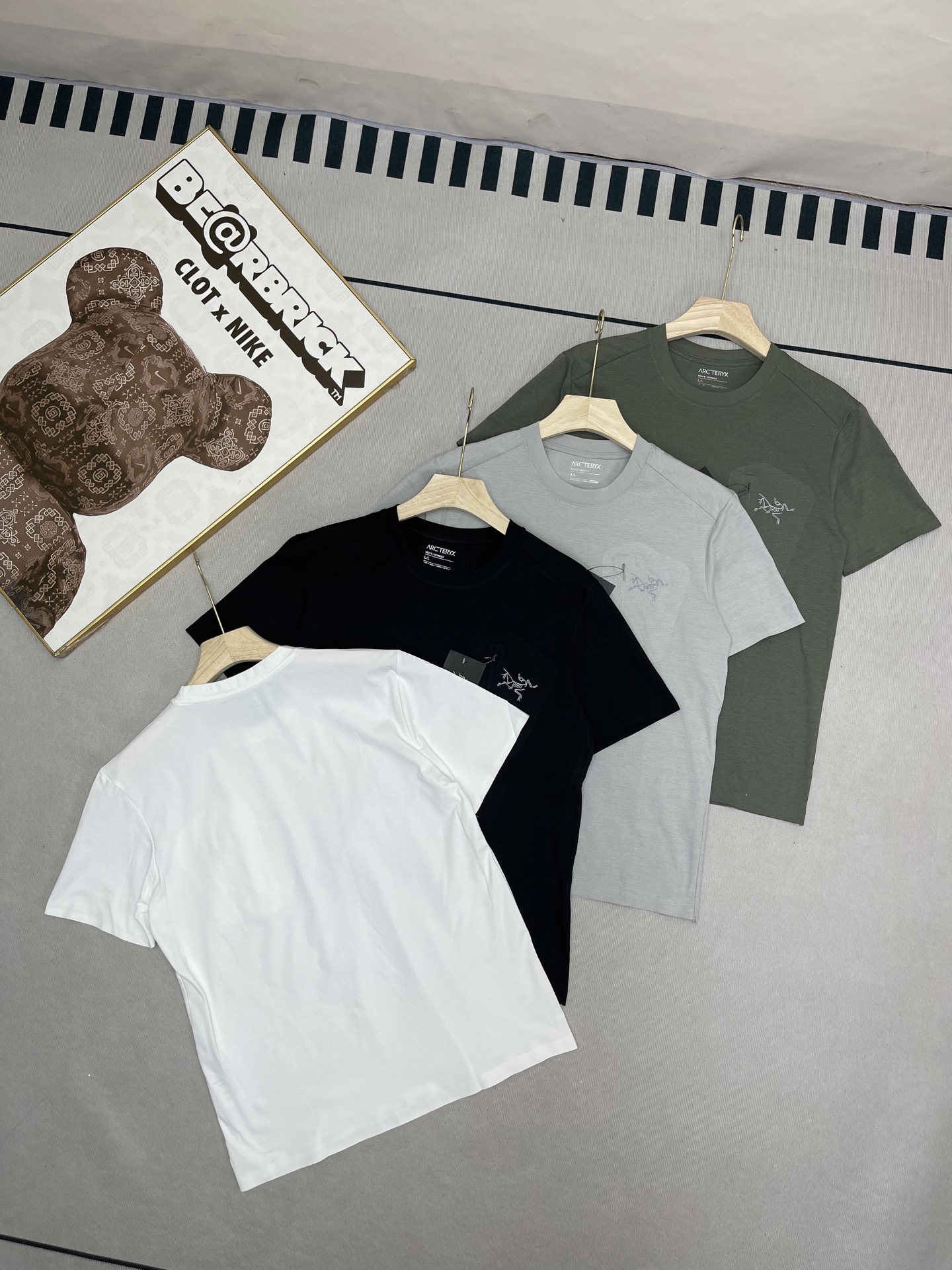 Alternative view of T-Shirt 08547
