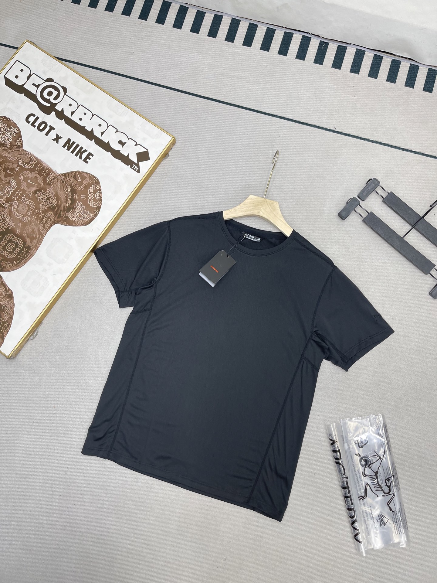 Alternative view of T-Shirt 03815