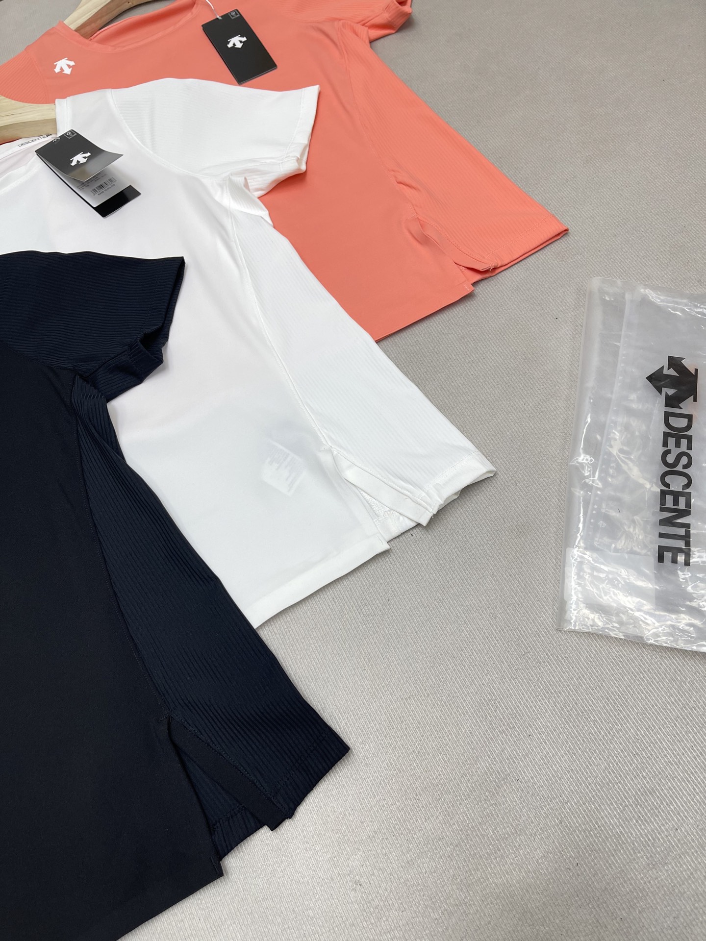 Alternative view of T-Shirt 03836