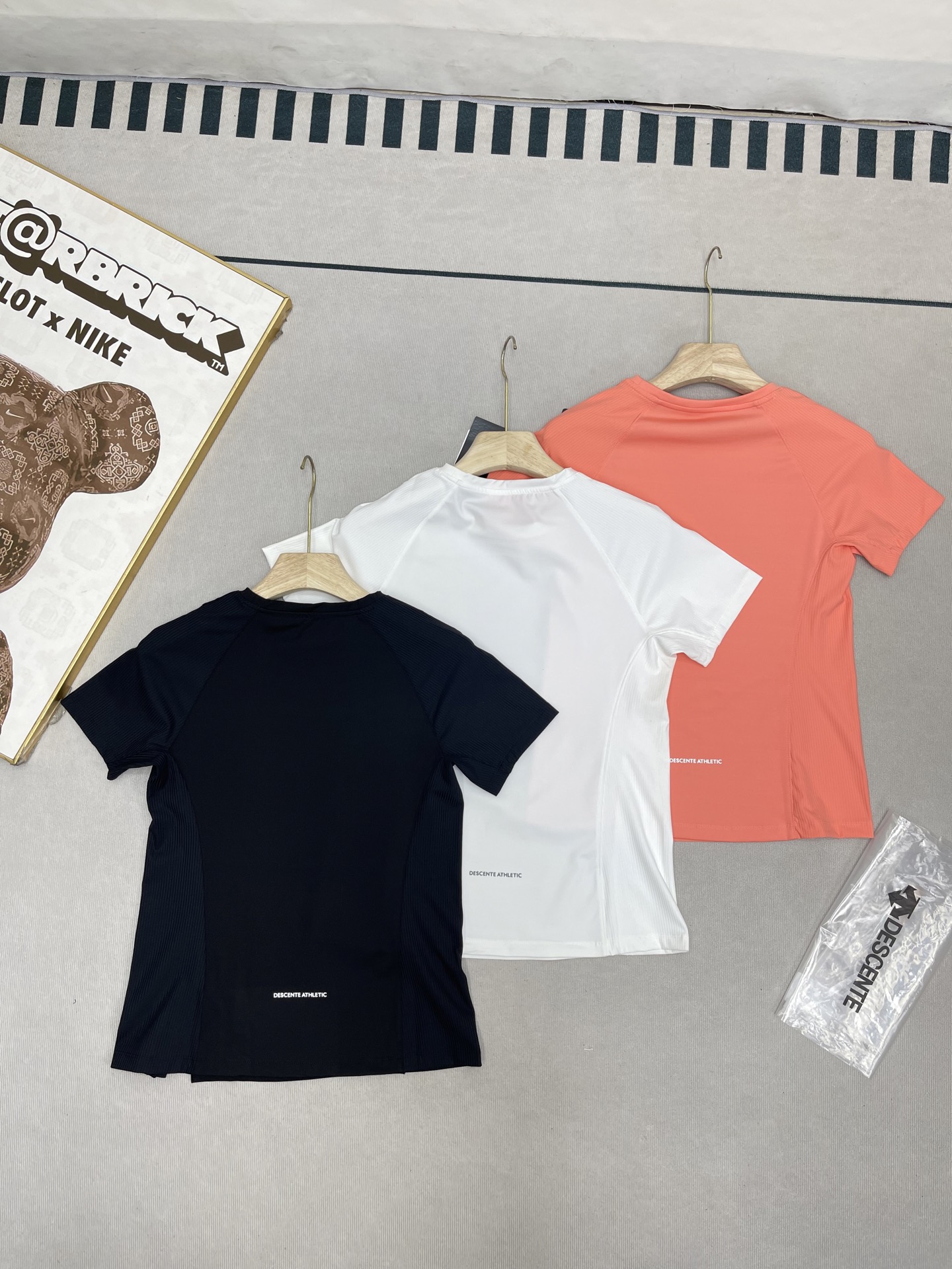 Alternative view of T-Shirt 03835