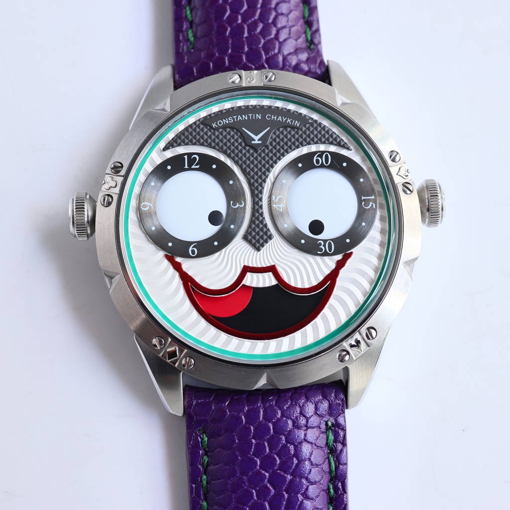 NO:383830,The new style of the Russian clown (Konstantin Chaykin) watches for boys have become very popular, completely subverting the traditional watchmaking dial design. The face of the dial with constantly changing expressions, the turning eyes, the crazy face, and the red tongue that spits out, the expression changes very richly. The two eyes are instructed by minutes and hours respectively, and there are more than 20,000 expression changes every day, and the unique design elements of humorous nature. People who have seen it will never forget it, and even linger. Not only does it have a nose and eyes, but also a mouth, a face and ears!  !  Everyone who has seen this watch is shocked!  There are many poisoned people!  There are countless people who pay for it!  The best version in the market is currently in the market. Russian clown ['Breakthrough' Watch Industry Annual Masterpiece] Konstantin Chaykin, Chairman of the AHCI Independent Watchmaking Association, Master Craftsmanship [Technical Breakthrough] [Case diameter 42mmX11.8mm synchronizes with the original] Imported quartz self-made movement, with 100% synchronized functions of the original self-made movement. The latest upgraded version The tongue will swing. It moves stably and has a firm texture. The overall details, the side of the ring is fine CNC polished and tiring to adjust the molds infinitely close to the original, ensuring that the charm and feeling can be compared with the original, satisfying all your beautiful feelings for the Russian clown's 'smiling face'. Please be sure of the exclusive quality that can be adjusted independently!  ,19860909俄罗斯小丑（Konstantin Chaykin）男生个性流行新款手表已经很火了,完全颠覆了传统制表的表盘设计,表盘表情神采不断变化的小丑脸,转动的眼睛,疯狂的面容,和吐出的红色舌头,表情变化非常丰富,两只眼睛分别为分钟和小时的指示,每天有2万多种表情变化,幽默性质的独特的设计元素.看过的人都过目不忘,甚至流连忘返,不仅有鼻子有眼,还有嘴有脸有耳！！见过此表的人无不震惊！中毒者比比皆是！为其买单者更是不计其数！目前市场做得最好的版本.俄罗斯小丑【'突破'钟表行业年度大作】AHCI独立制表协会主席康斯坦丁·切金Konstantin Chaykin大师匠心之作【技术突破】【表壳直径42mmX11.8mm与原装同步】进口石英自制机芯,功能百分百同步原装自产机芯.最新升级版本 舌头会摆动.走时稳定,质感坚挺.整体细节圈口侧面精细CNC打磨耗时费力多次调整模具无限接近原版,确保神韵和感觉能与原装相媲美,满足您对俄罗斯小丑'笑脸'的一切美好情怀.请认准独家品质可以独立调节时分！,,Watch
