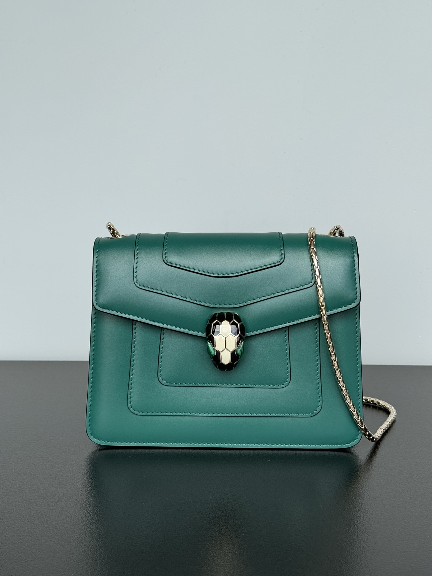 Bvlgari Borse Crossbody & Borse a Tracolla Nero Verde Bianco Giallo Pelle di vitello bovina Fashion Catene