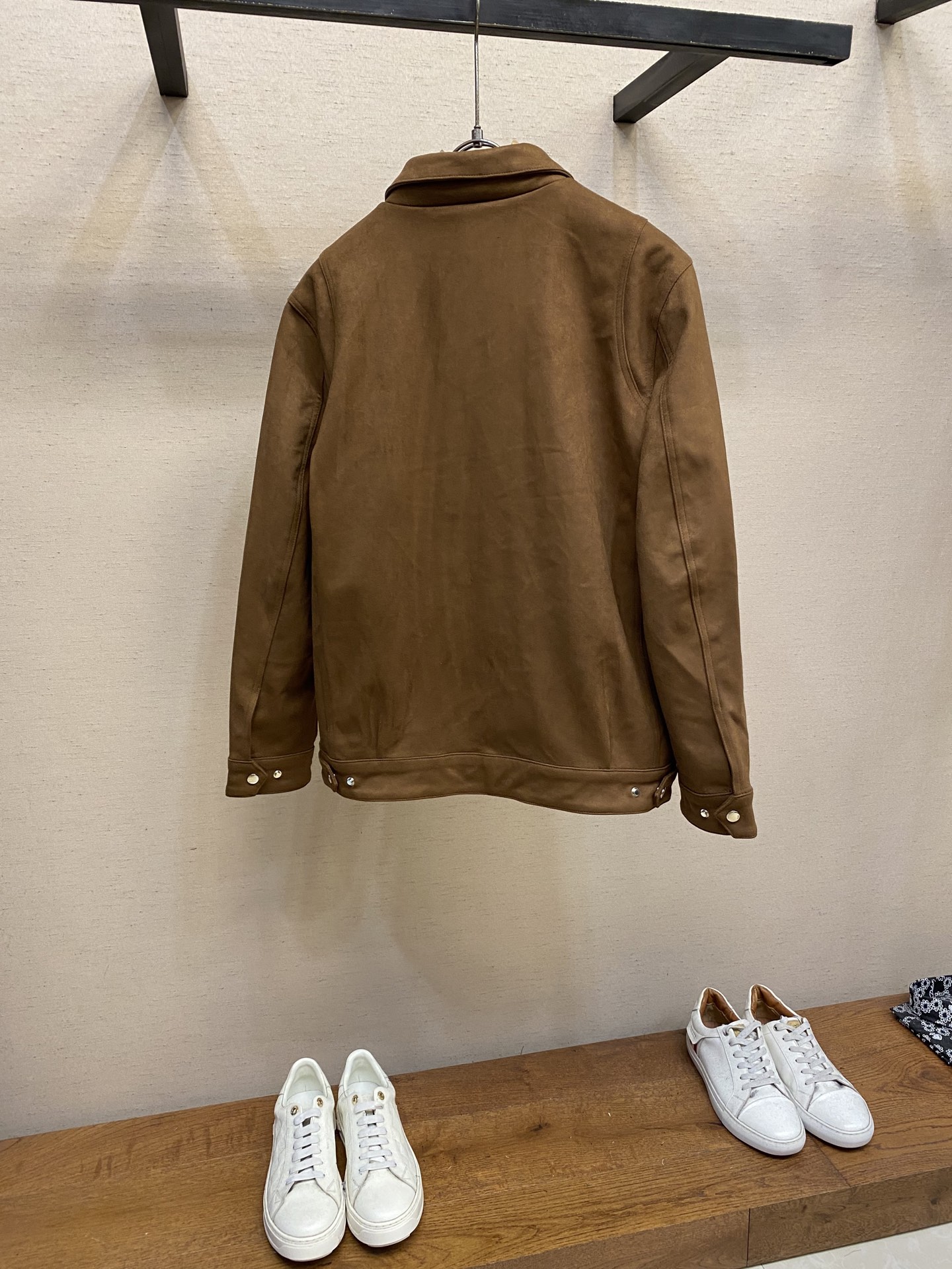 “Dior 25SS Men’s Velvet Leather Jacket: Classic Style with Novelty Charm” - 图片 2
