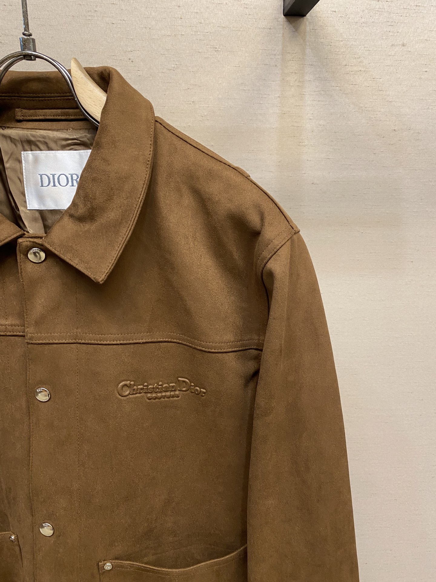 “Dior 25SS Men’s Velvet Leather Jacket: Classic Style with Novelty Charm” - 图片 5