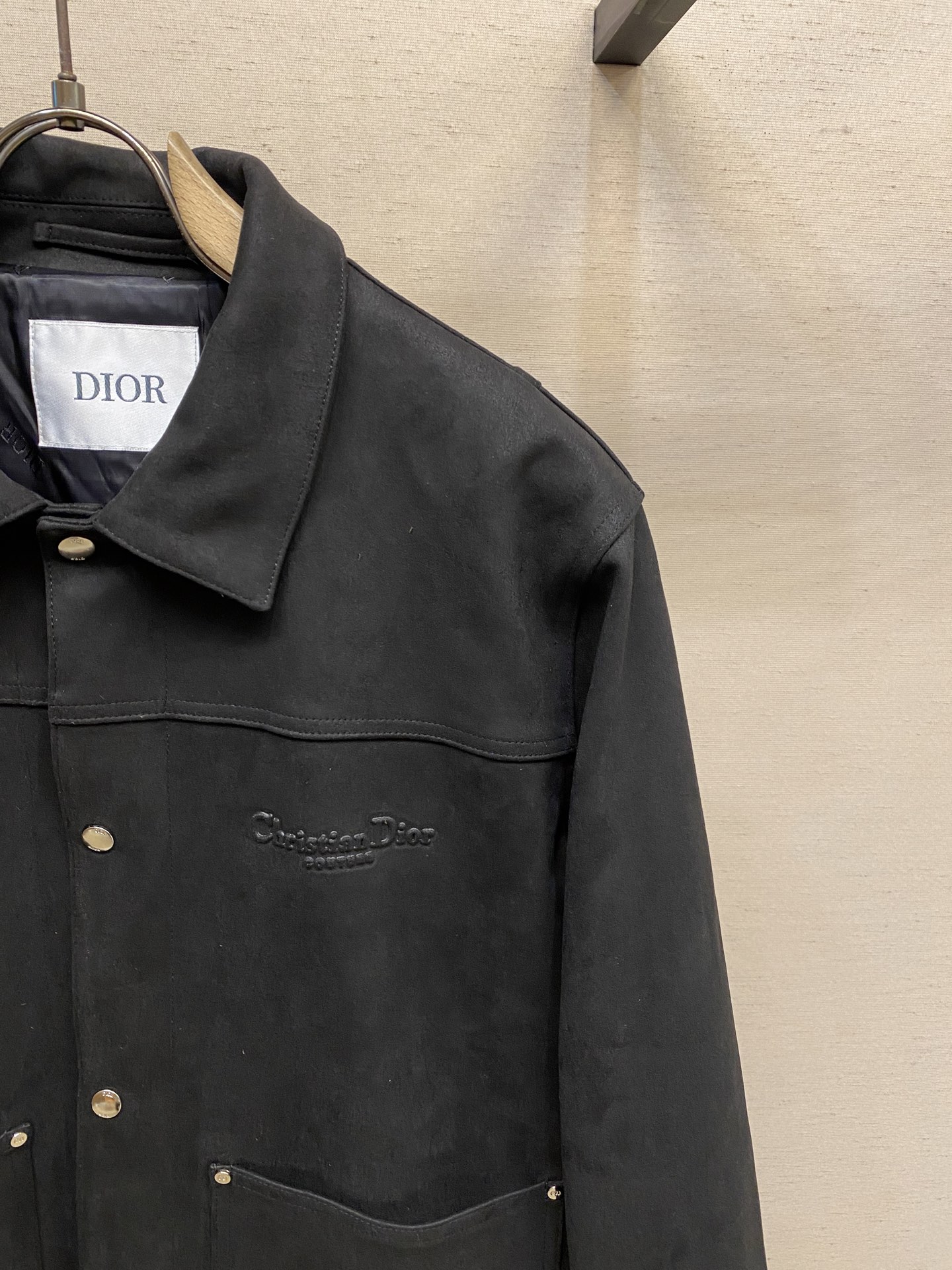 “Dior 25SS Men’s Velvet Leather Jacket: Classic Style with Novelty Charm” - 图片 5