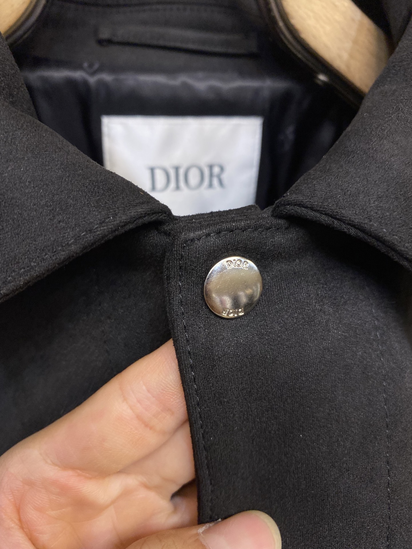 “Dior 25SS Men’s Velvet Leather Jacket: Classic Style with Novelty Charm” - 图片 7