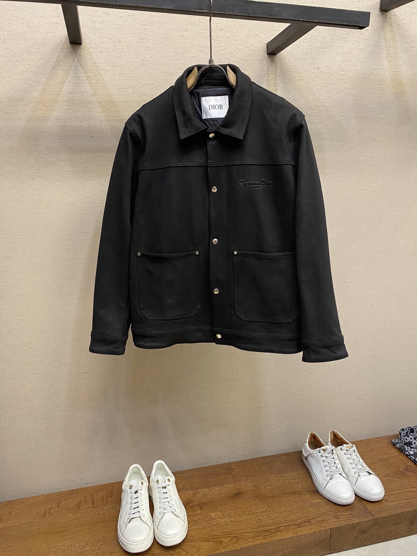 “Dior 25SS Men’s Velvet Leather Jacket: Classic Style with Novelty Charm” - 图片 1