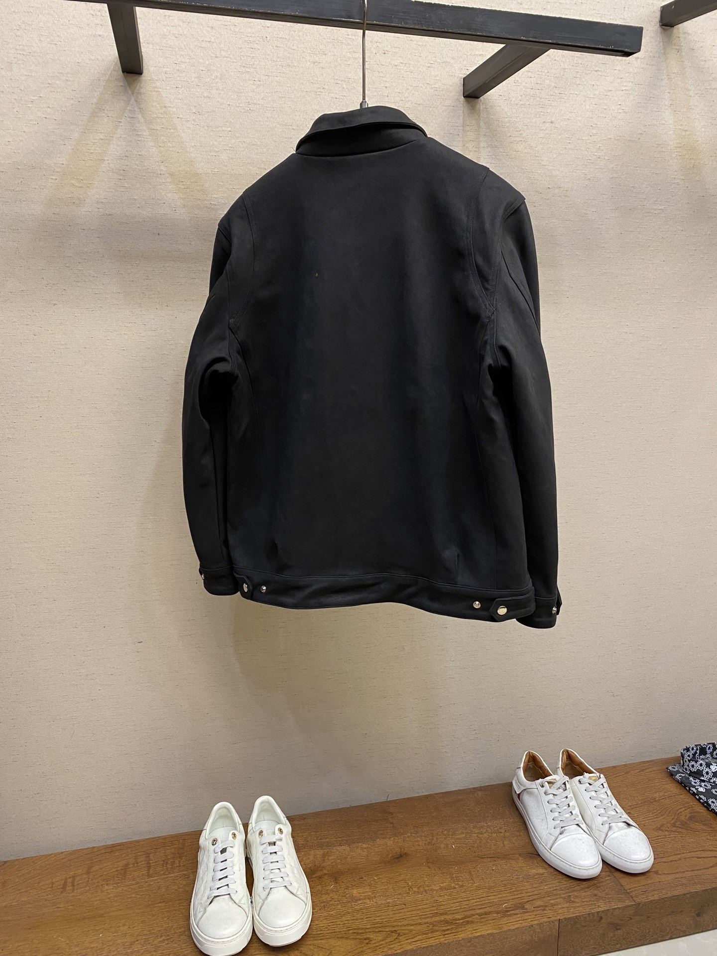 “Dior 25SS Men’s Velvet Leather Jacket: Classic Style with Novelty Charm” - 图片 2