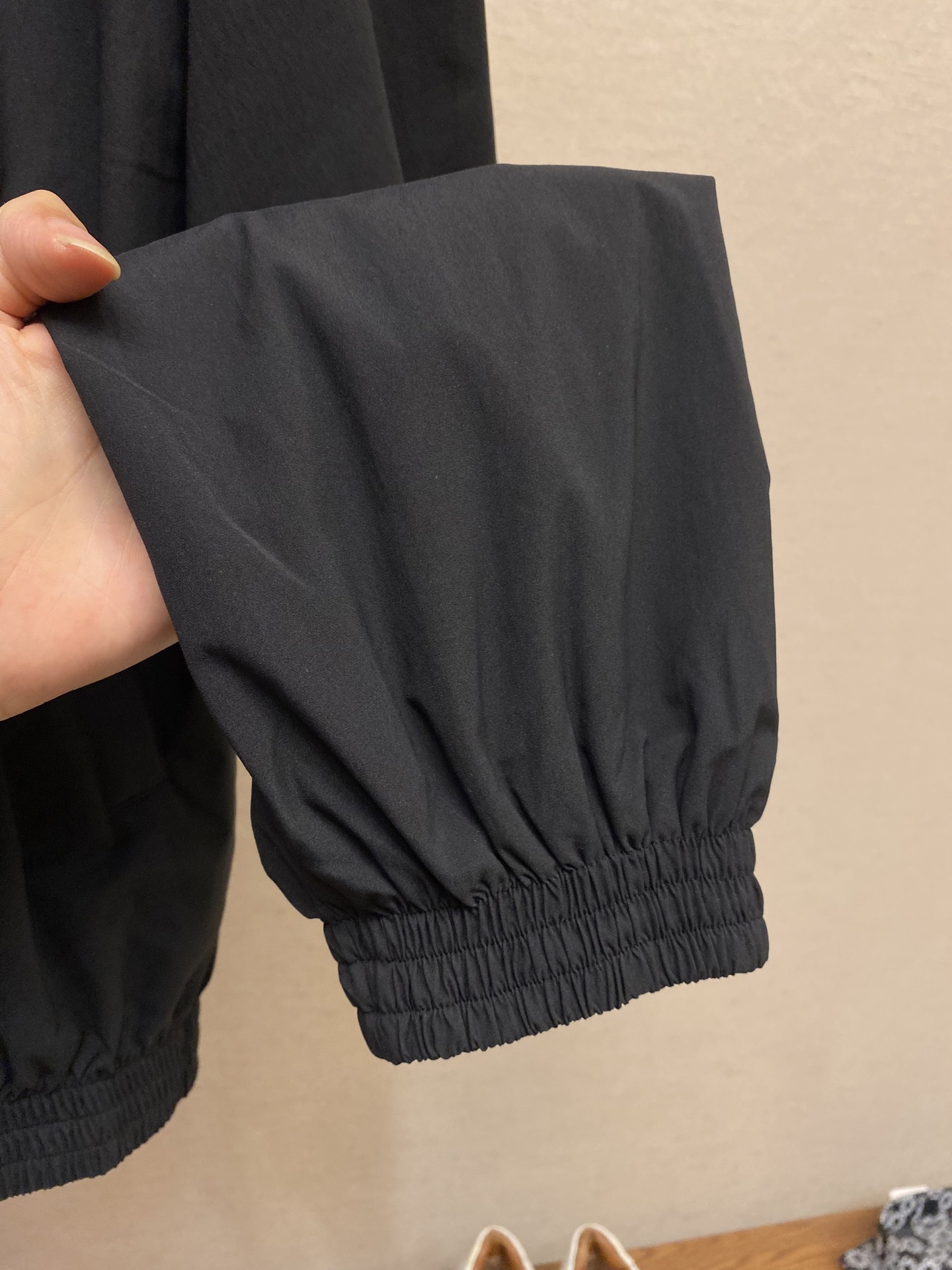 Luxurious Balenciaga x Lamborghini Embroidered Jacket: Classic Black Dress with Legendary Design - 图片 7