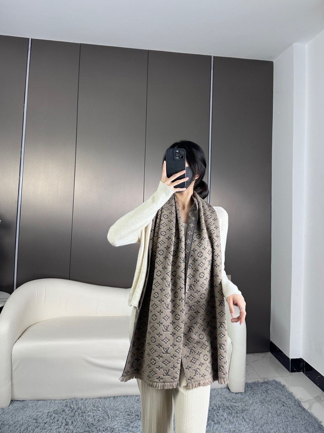 上新！Lv✨超级中意非常稳👍这款LV男士围巾，款式很有男性魅力，是男款里非常Classical的设计，经