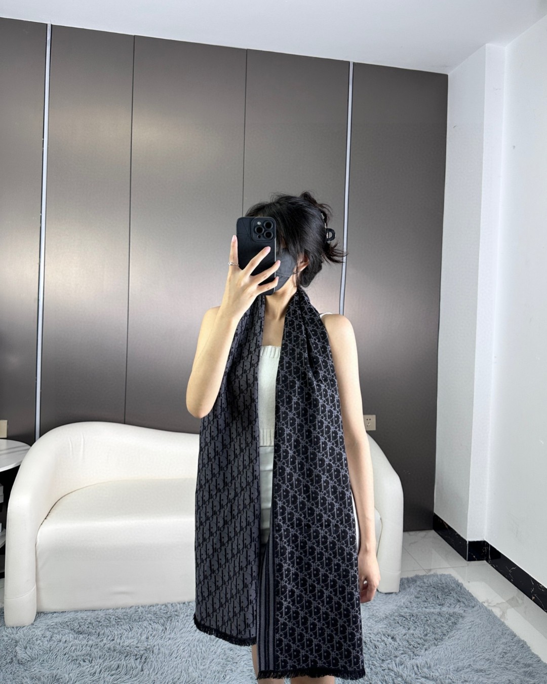 NO:171613,Send your boyfriend and your leader to come. Dior European counter new orders are the latest color matching original single cow goods!  A men's scarf from a loyal fan!  This European counter order is higher than any order!  It's 800 times better than the previous orders I received in Dubai!  Australian wool provided by pure customer has a great feel!  The color is very beautiful. Stay there without hesitation. The order is more than 2,800 yuan. There is nothing to worry about. It is definitely a unique 36*190cm Australian wool, high-version scarf, dior19860909送男朋友、送领导的快来 迪奥欧洲专柜新订单最新配色原单牛货！美死忠实粉的一款男士围巾！这个欧洲专柜订单比任何订单价格都高！比我收到之前迪拜订单牛逼800倍！纯客供的澳洲羊毛,手感超棒！颜色非常好看.毫不犹豫留下来.订单在售2800多块.没有什么值得纠结的.绝对是独一无二的36*190cm 澳洲羊毛,高版本围巾,dior,scarf