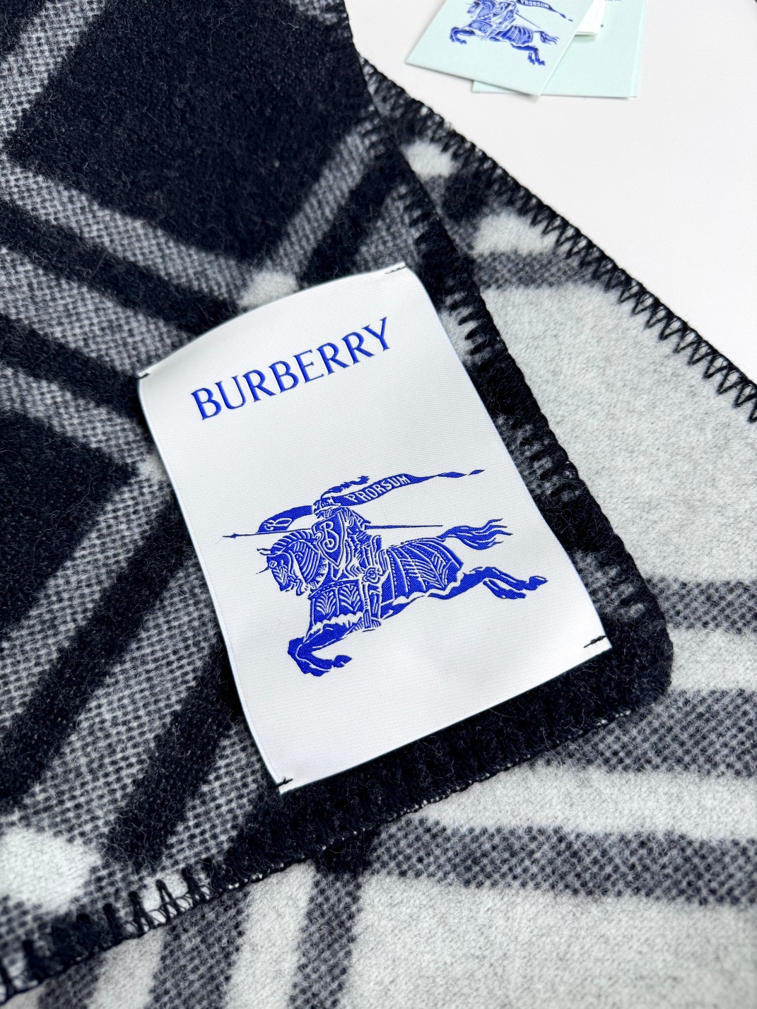 上新！2024年最新Burberry羊绒羊毛混纺围巾这种工艺和配色一看就知道不是一般的大工厂的非常非常喜