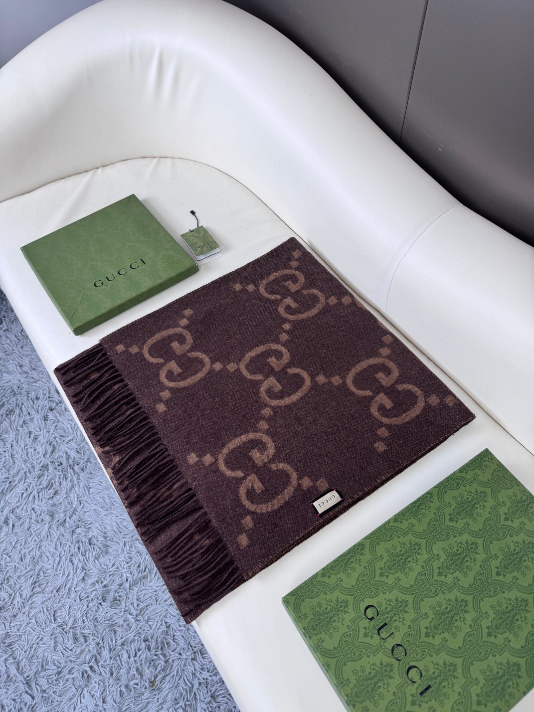 大G流苏 最新爆款 经典双大g 双面提花流苏围巾 原版原标，经典的设计 耐看百搭 规格45*200