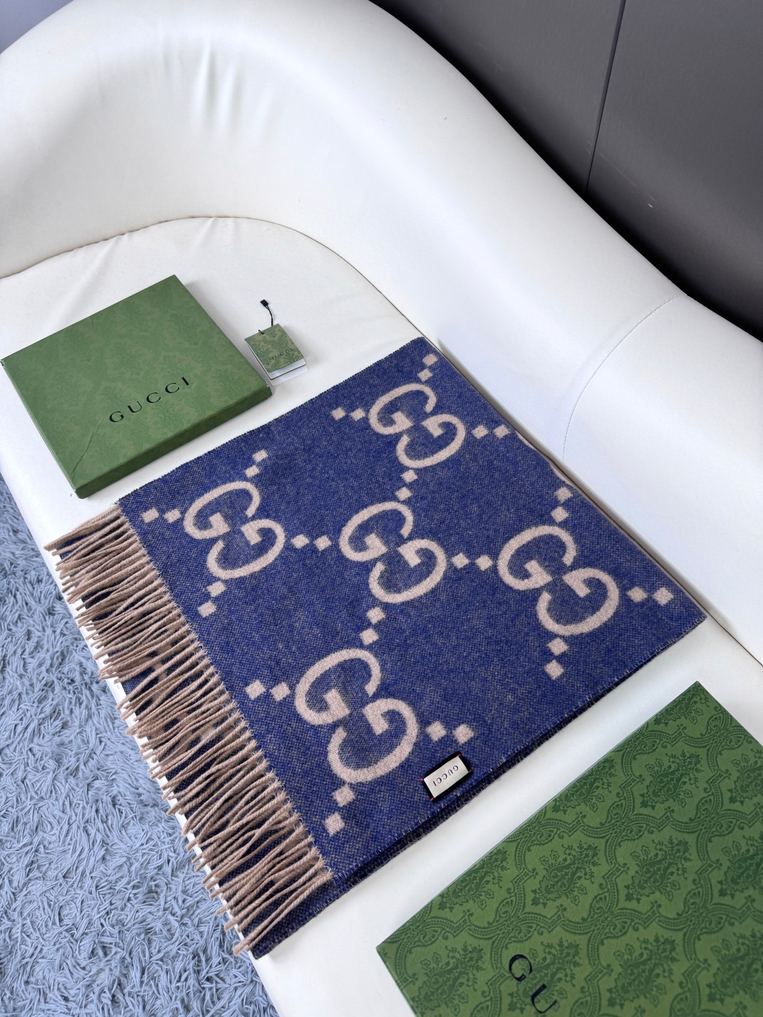 大G流苏 最新爆款 经典双大g 双面提花流苏围巾 原版原标，经典的设计 耐看百搭 规格45*200