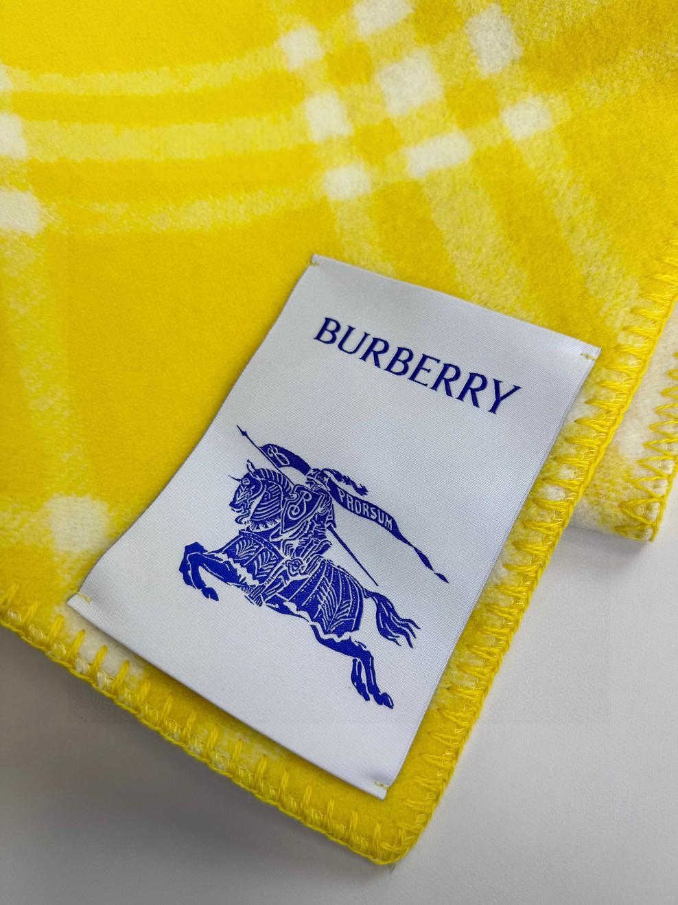 上新！2024年最新Burberry羊绒羊毛混纺围巾这种工艺和配色一看就知道不是一般的大工厂的非常非常喜