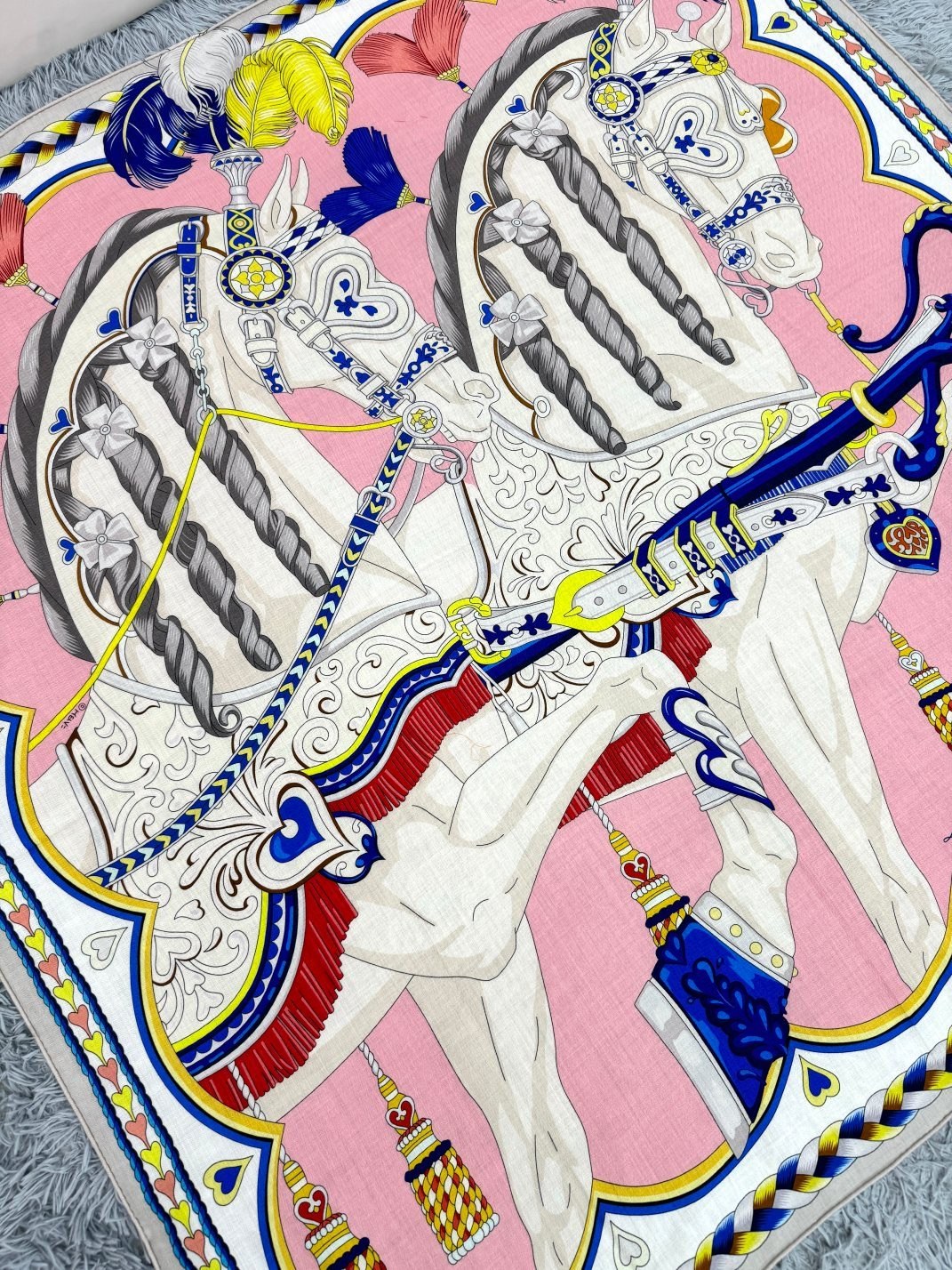 2024年专柜同步 Hermes【双面同色 顶级丝绒方巾140推荐💕顶级工艺超值‼️爱马仕专柜爆款🎁🎁羊