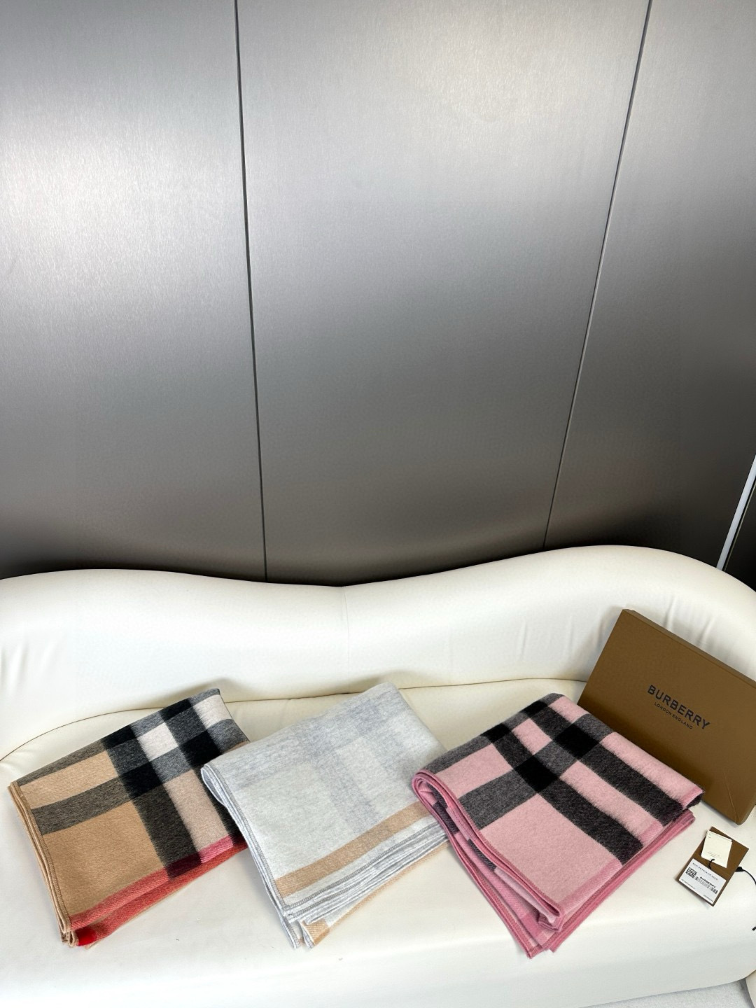 上新!【高品质!!真真正正的福利!!】【尽管拿市面上任何一家的货来对比我家品质!】Bu史上最牛掰的原单货