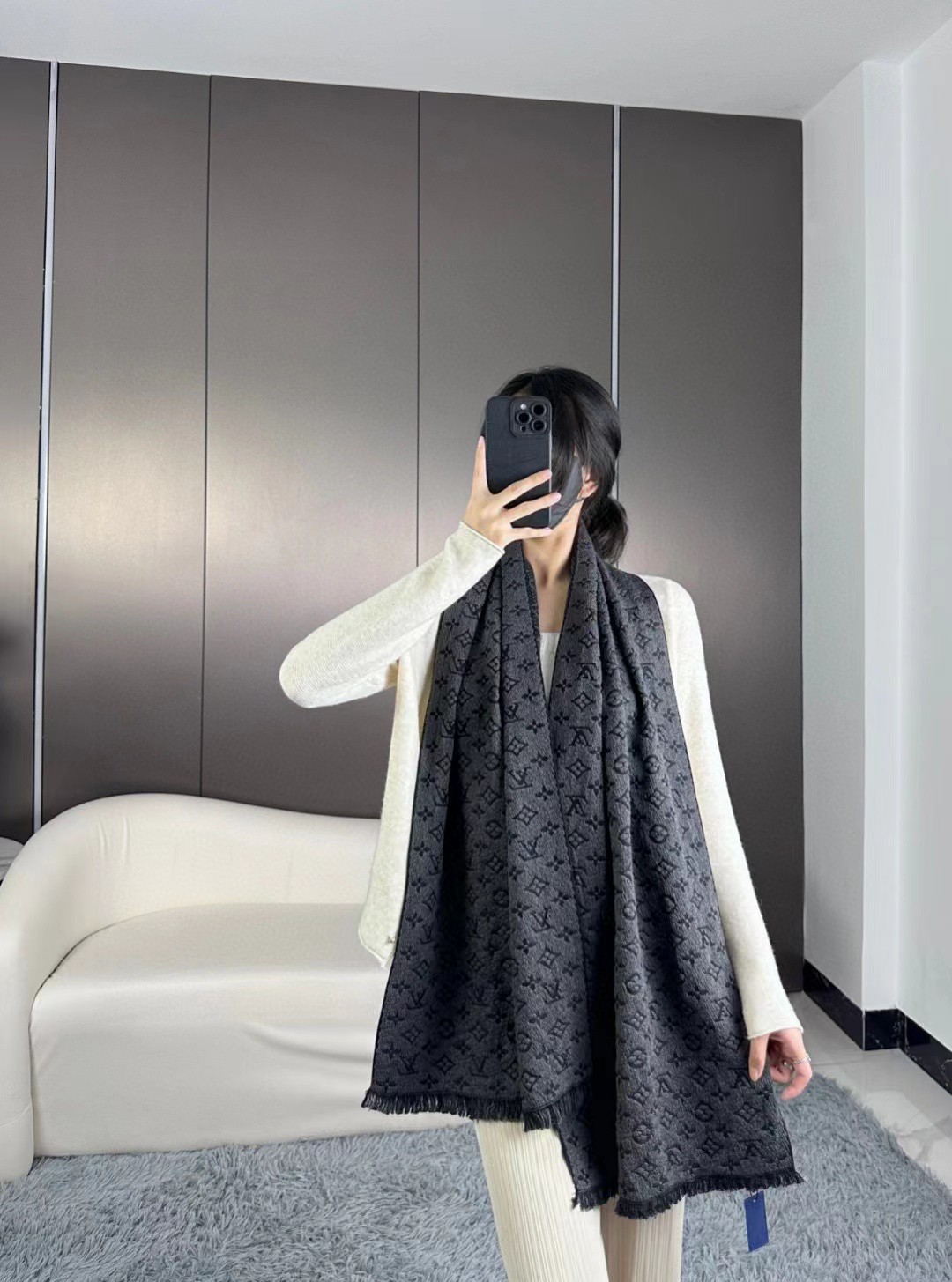 上新！Lv✨超级中意非常稳👍这款LV男士围巾，款式很有男性魅力，是男款里非常Classical的设计，经